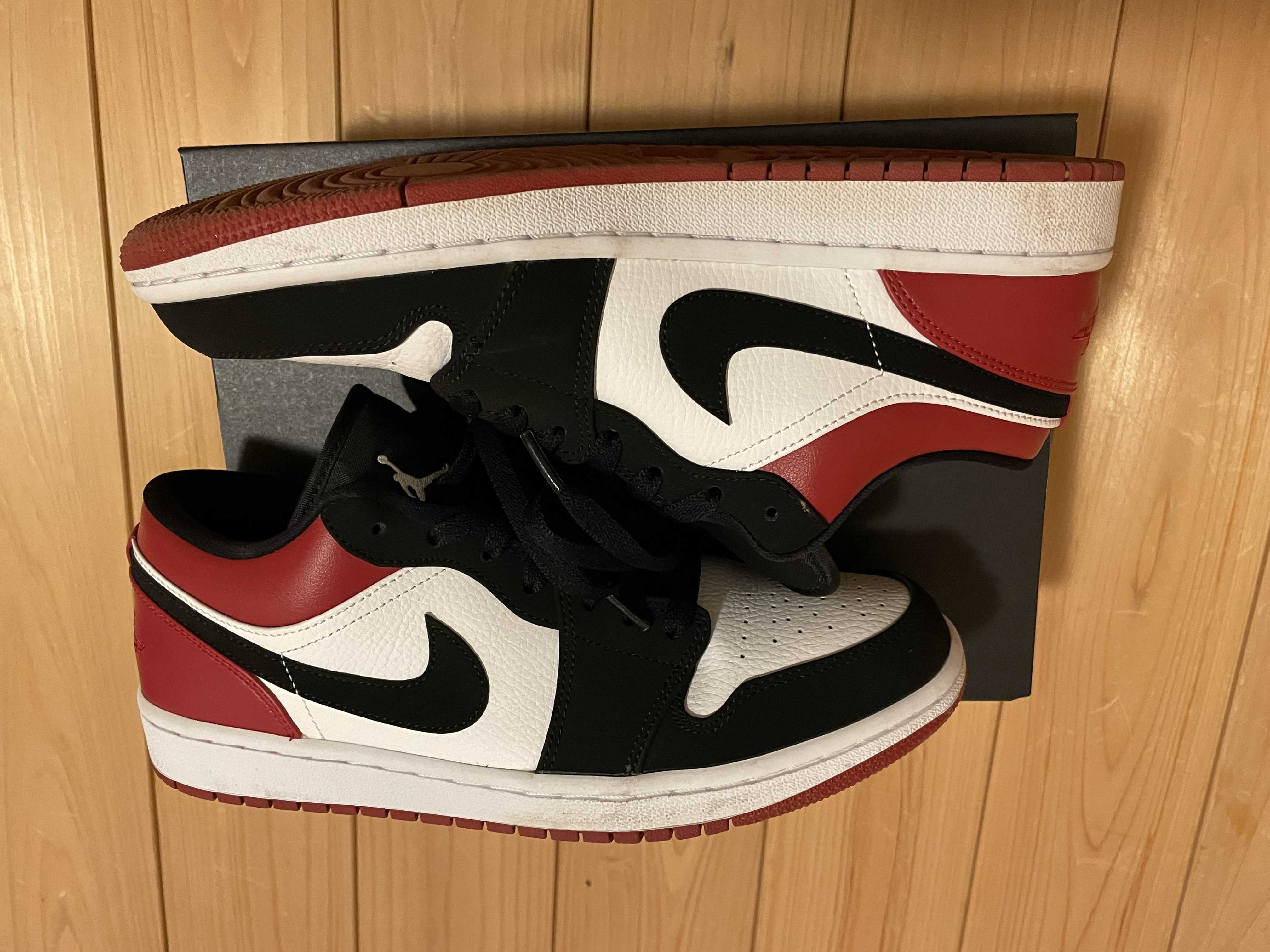 Nike Air Jordan 1 Low "Black Toe"