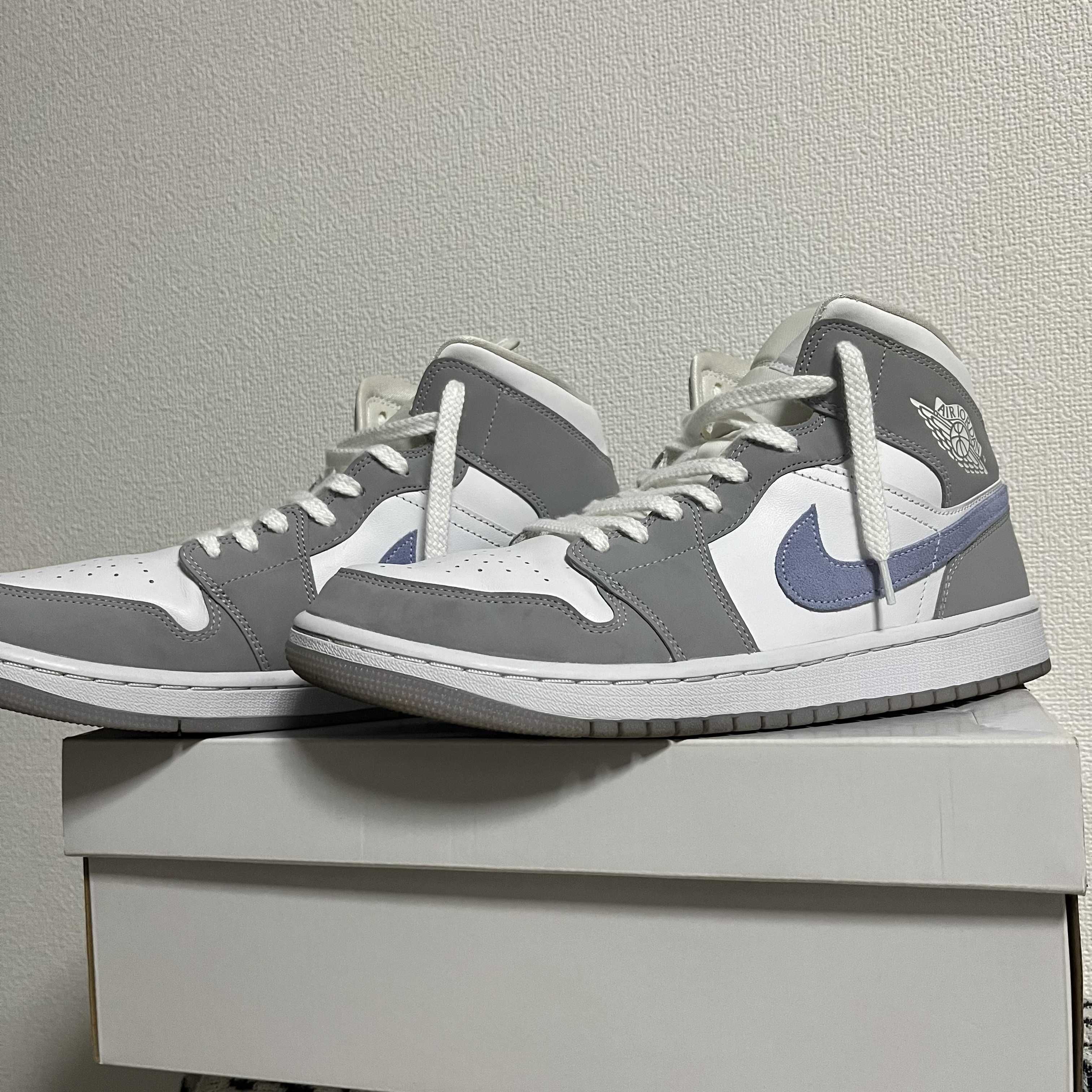 Nike Women's Air Jordan 1 Mid "Wolf Grey"