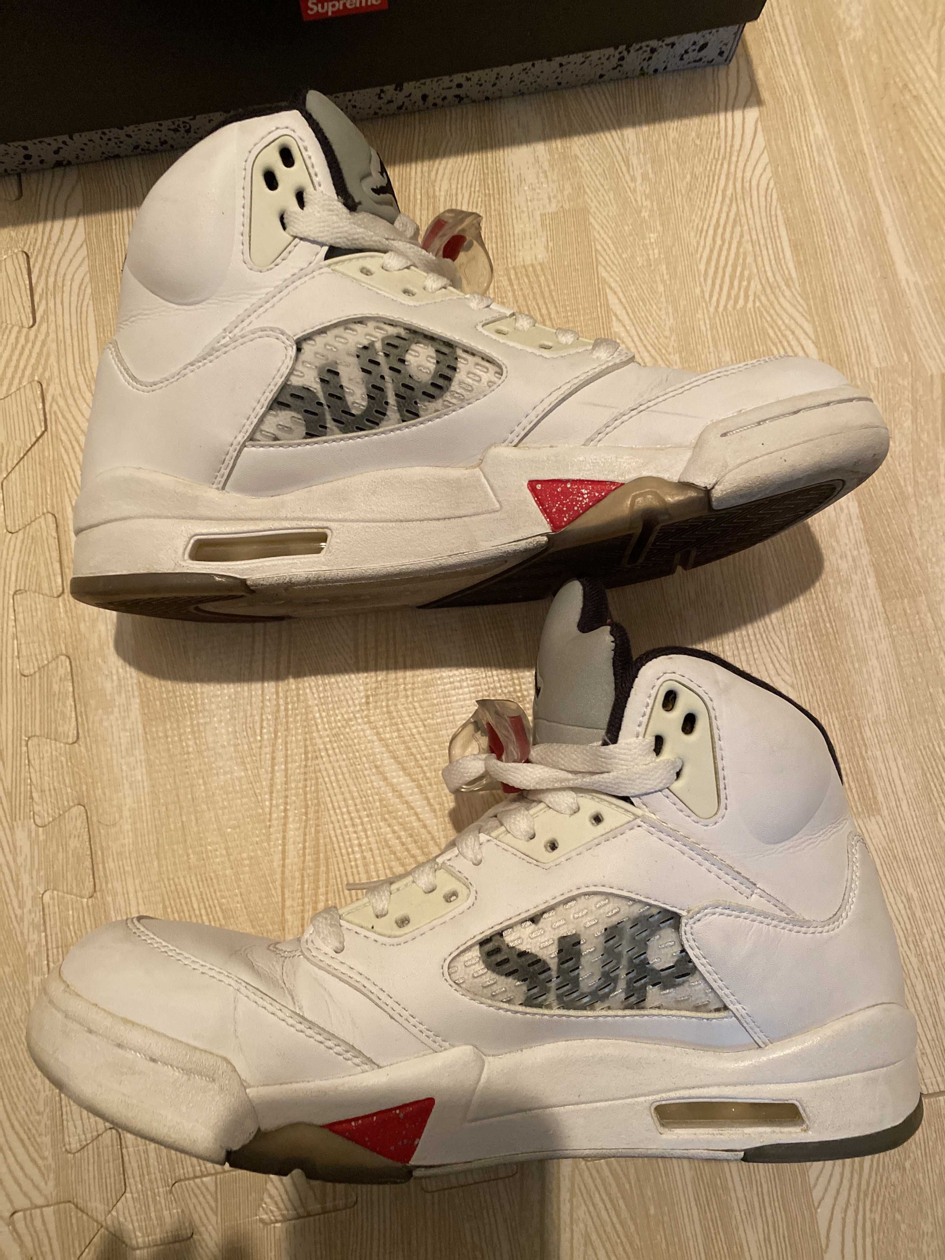 Supreme × Nike Air Jordan 5 Retro "White"
