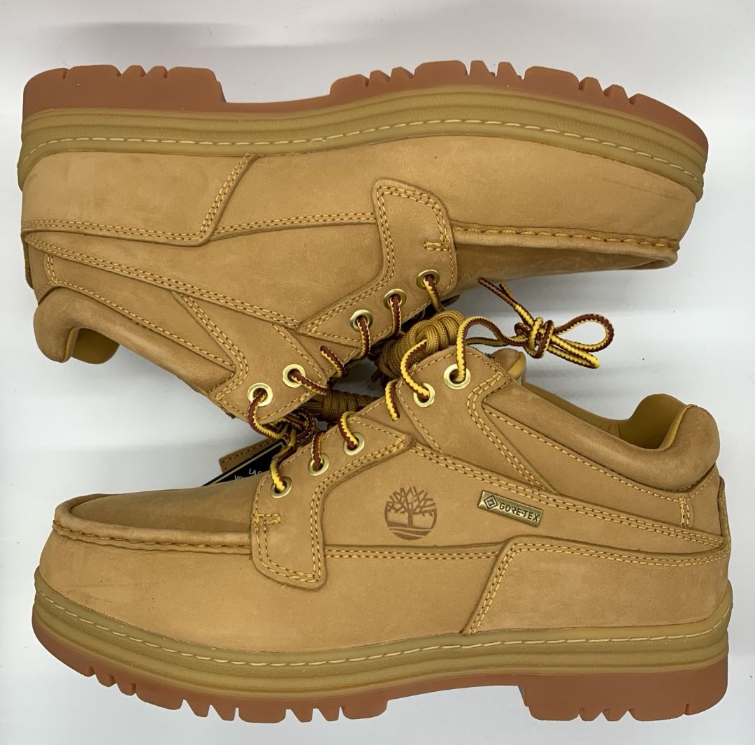 BEAMS × Timberland Heritage GORE-TEX Moc Toe Mid "Wheat"