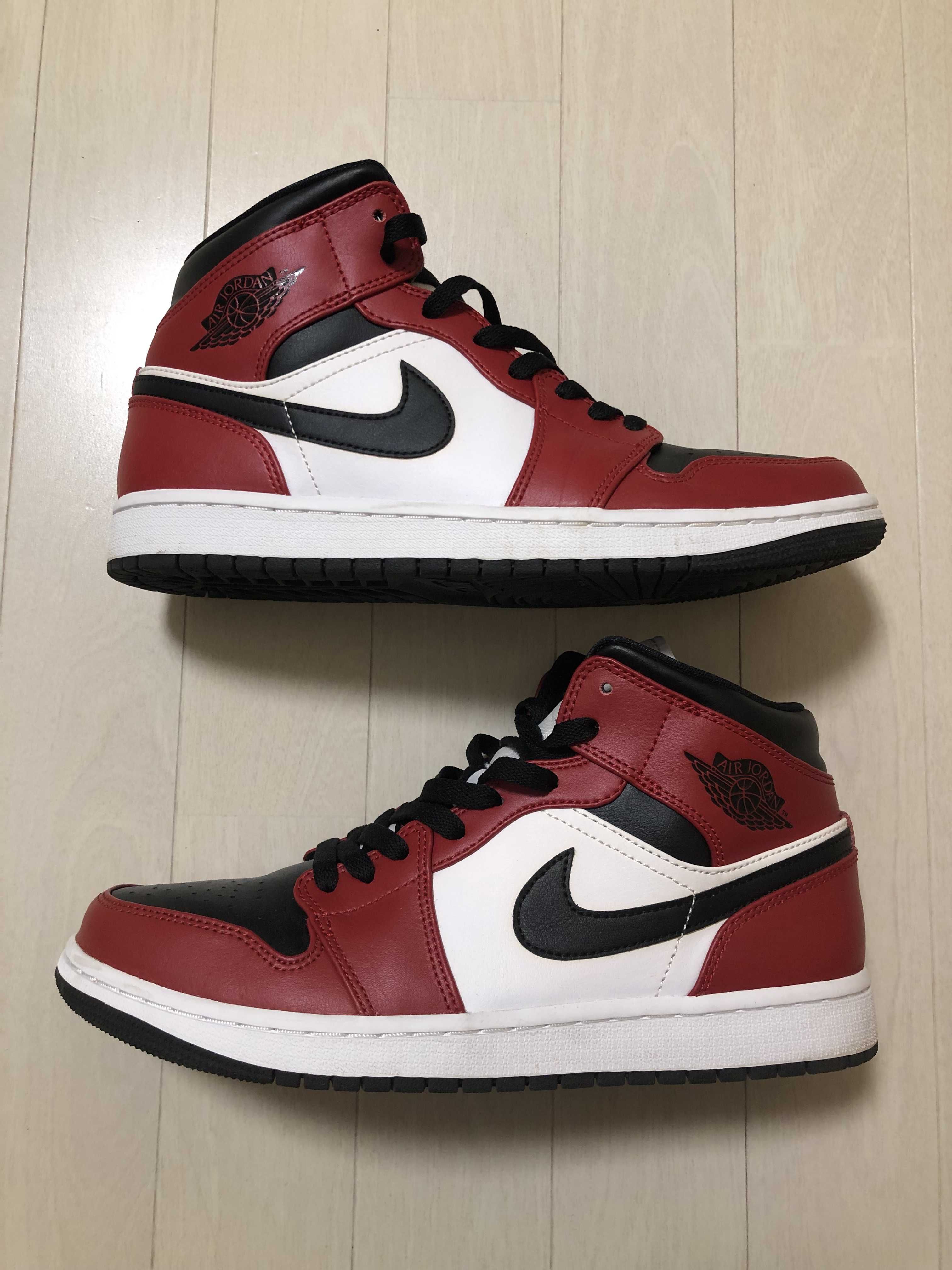 Nike Air Jordan 1 Mid "Chicago Black Toe"