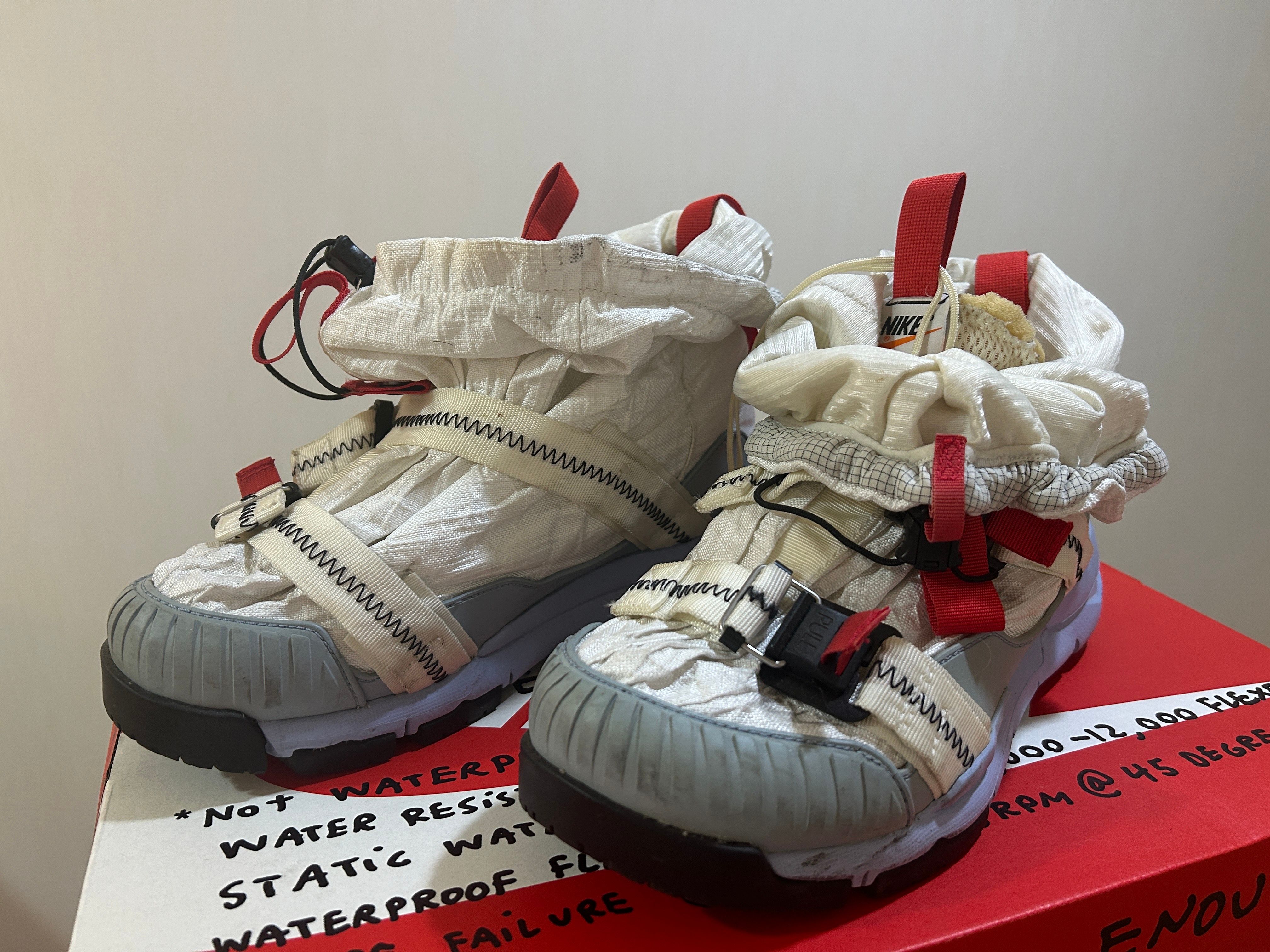 TOM SACHS × NIKE MARSYARD OVERSHOE "WHITE/LIGHT BLUE"