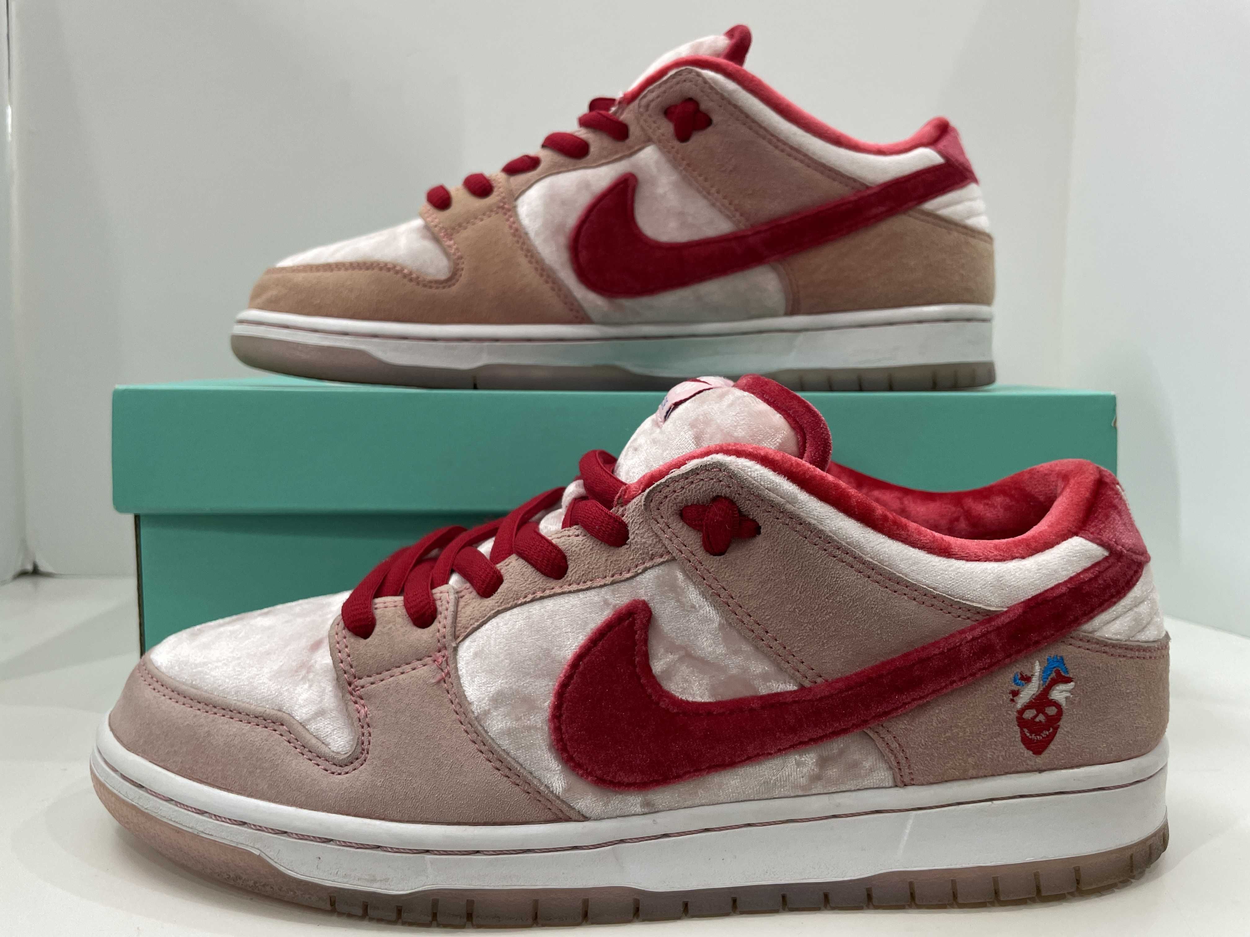Strangelove × Nike SB Dunk Low "Valentine’s Day"
