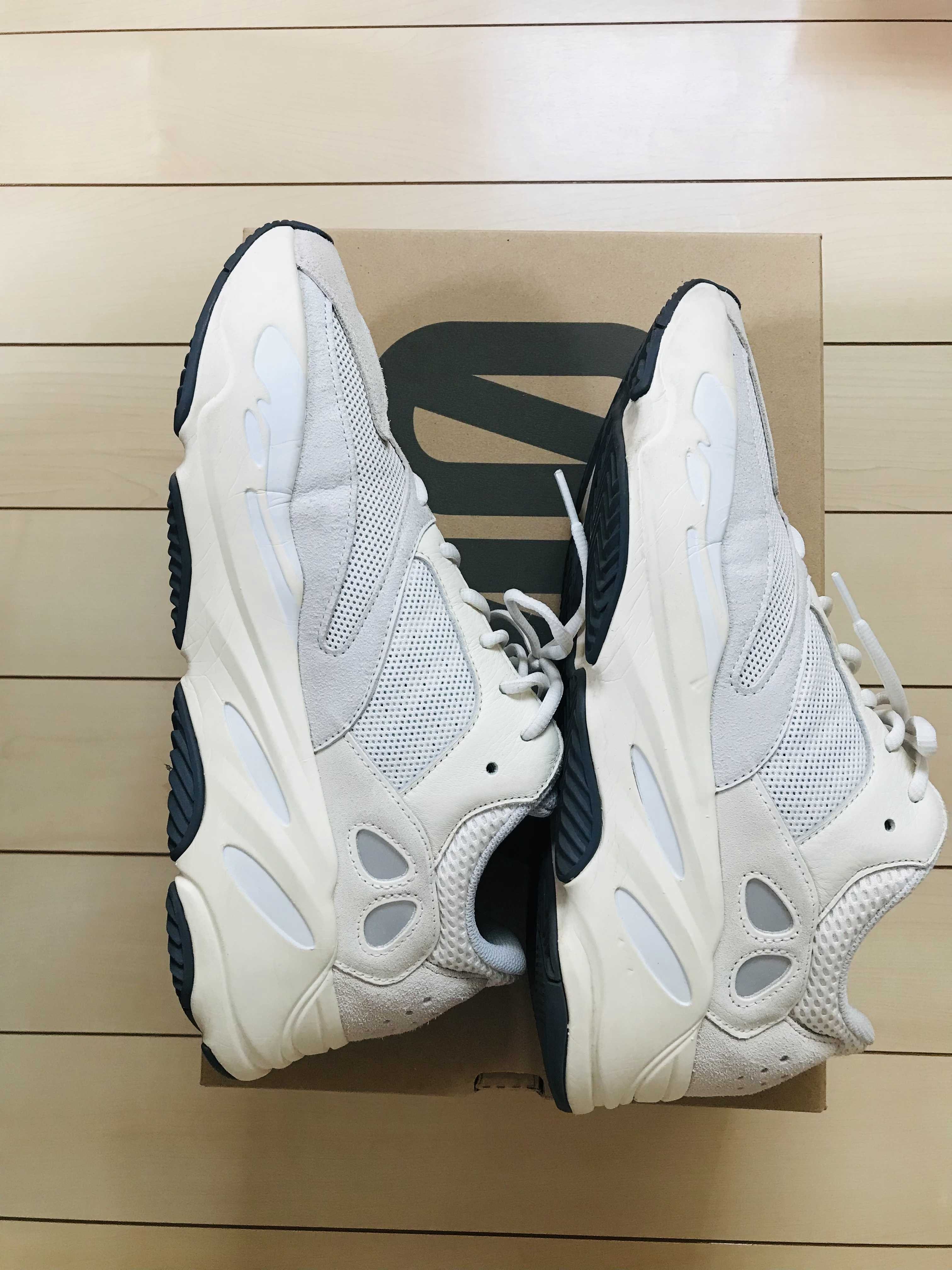 adidas YEEZY Boost 700 "Analog"