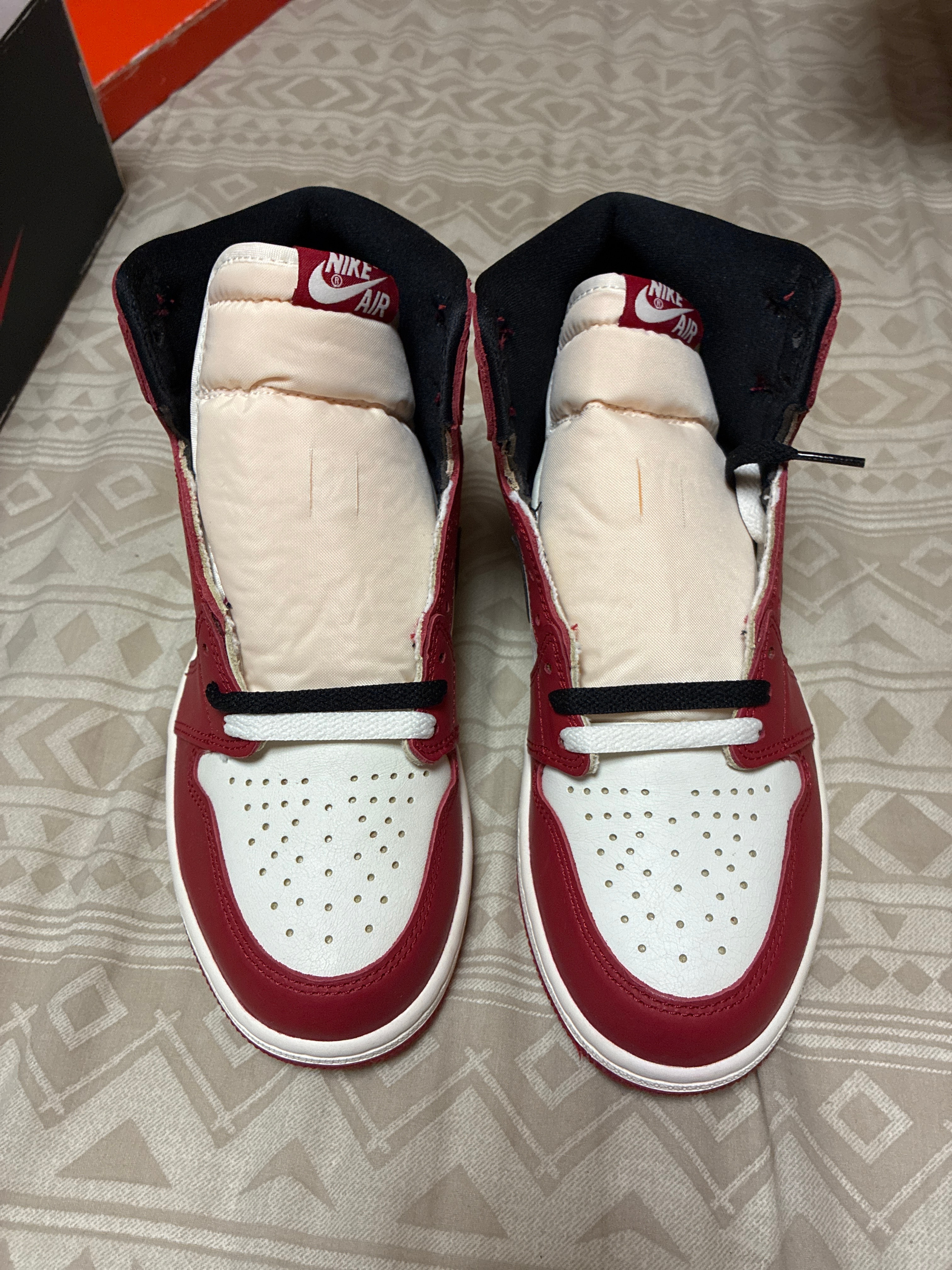 Nike Air Jordan 1 High OG "Lost & Found/Chicago"