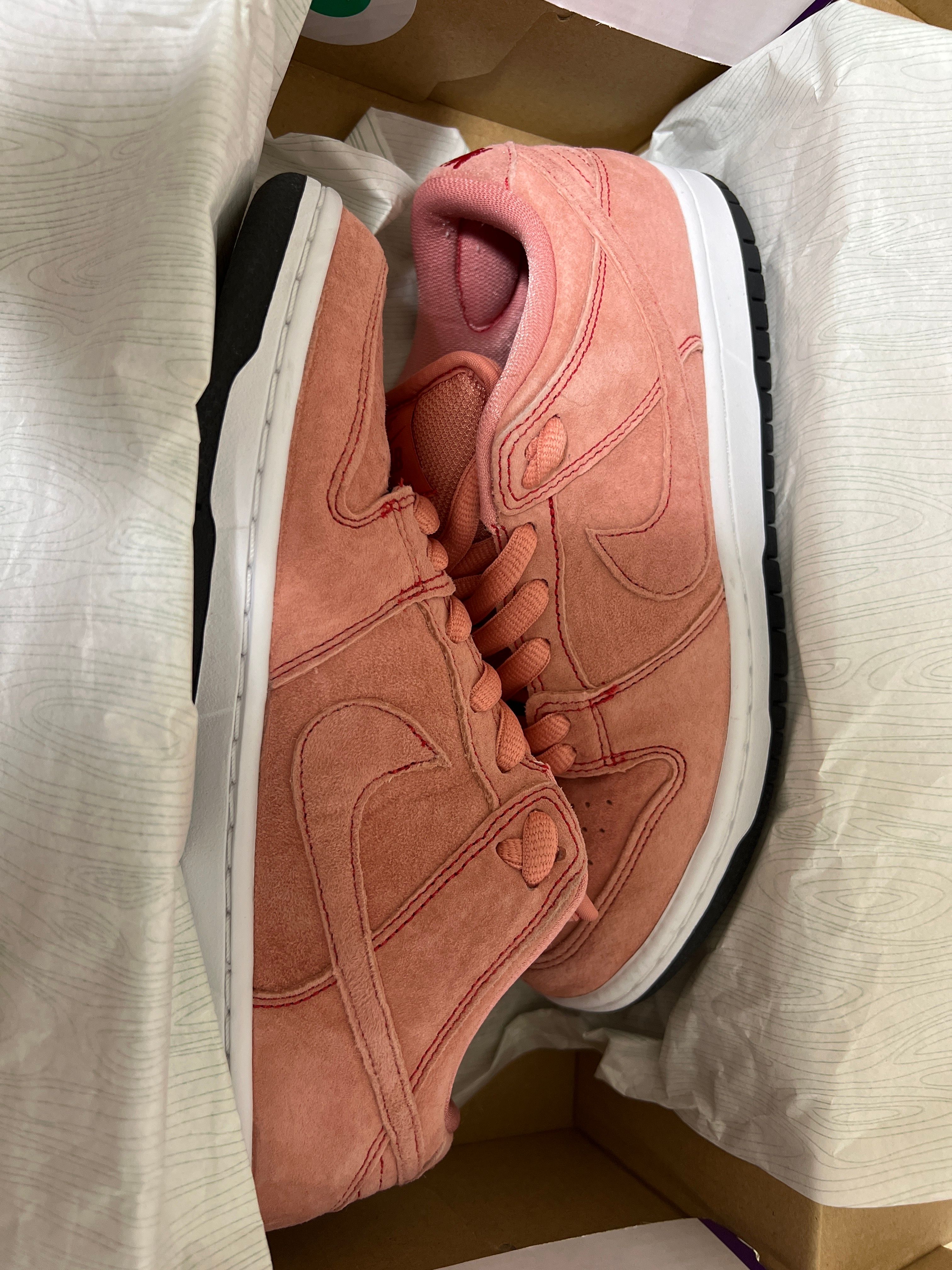 Nike SB Dunk Low "Pink Pig"