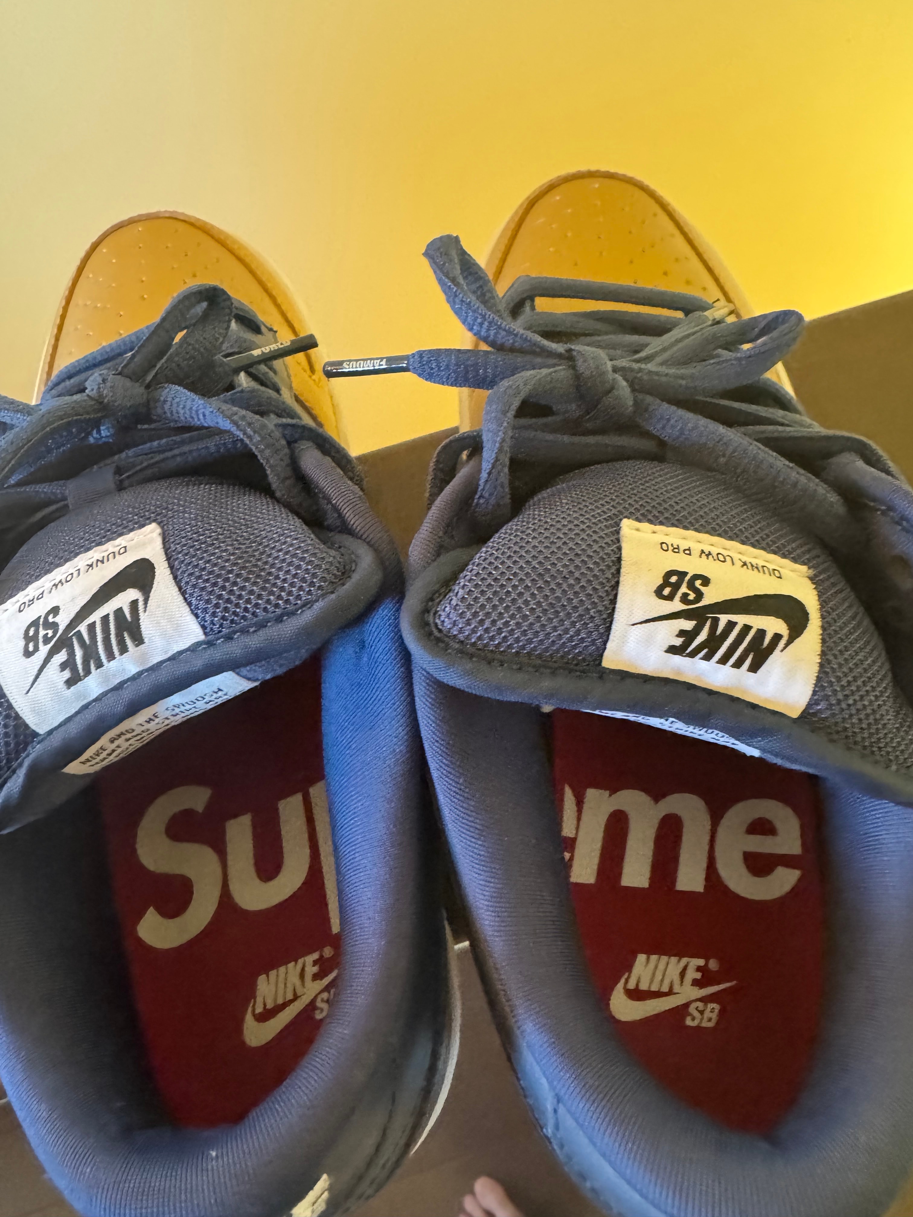 Supreme × Nike SB Dunk Low OG QS "Metallic Gold/Navy"