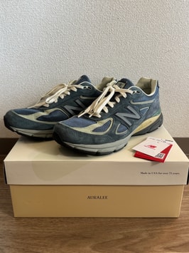 オーラリー × ニューバランス 990V4 "ダスティブルー"