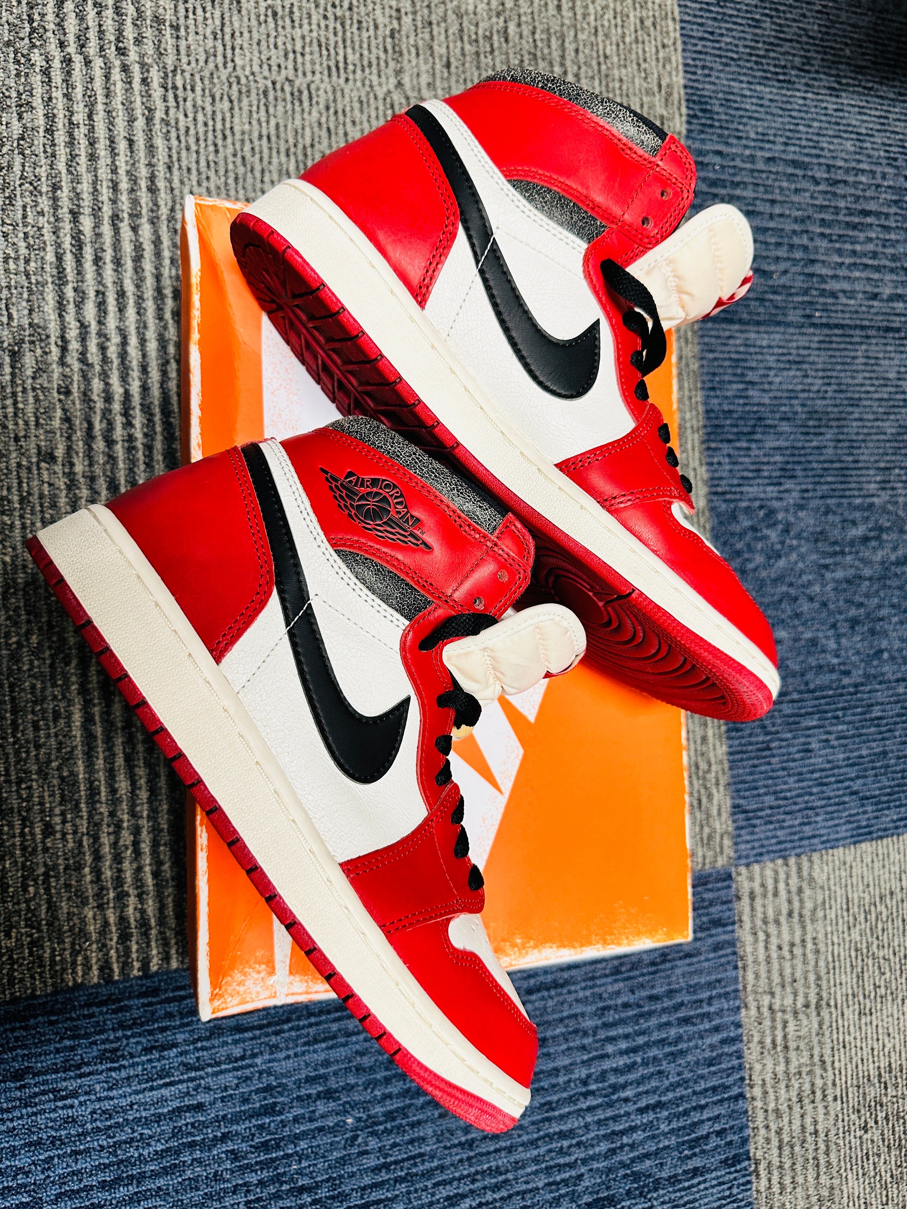 Nike Air Jordan 1 High OG "Lost & Found/Chicago"