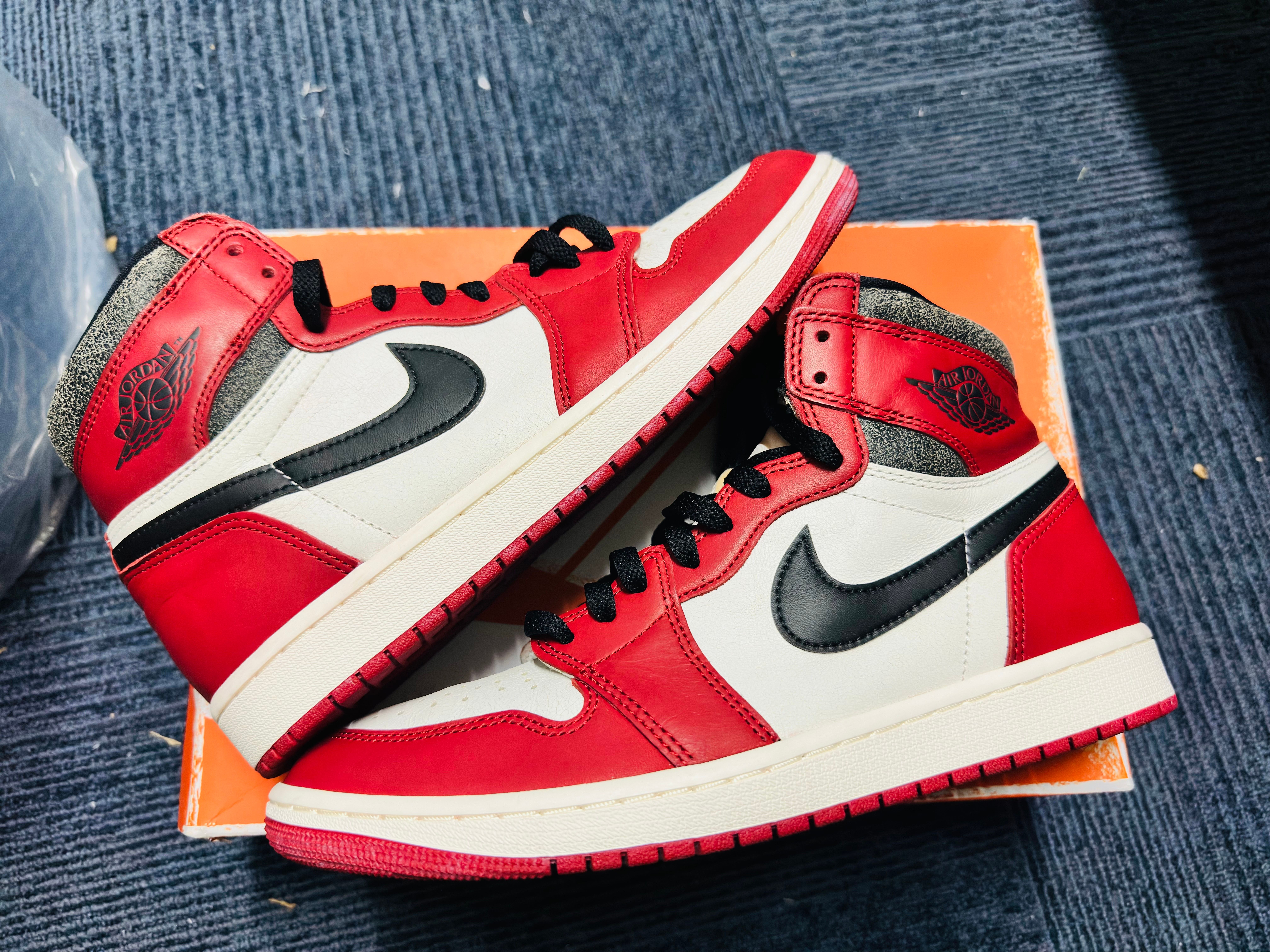 Nike Air Jordan 1 High OG "Lost & Found/Chicago"