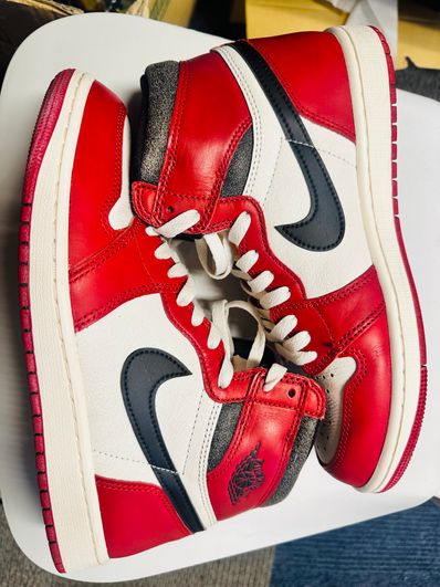 Nike Air Jordan 1 High OG "Lost & Found/Chicago"