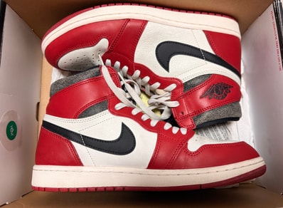 Nike Air Jordan 1 High OG "Lost & Found/Chicago"