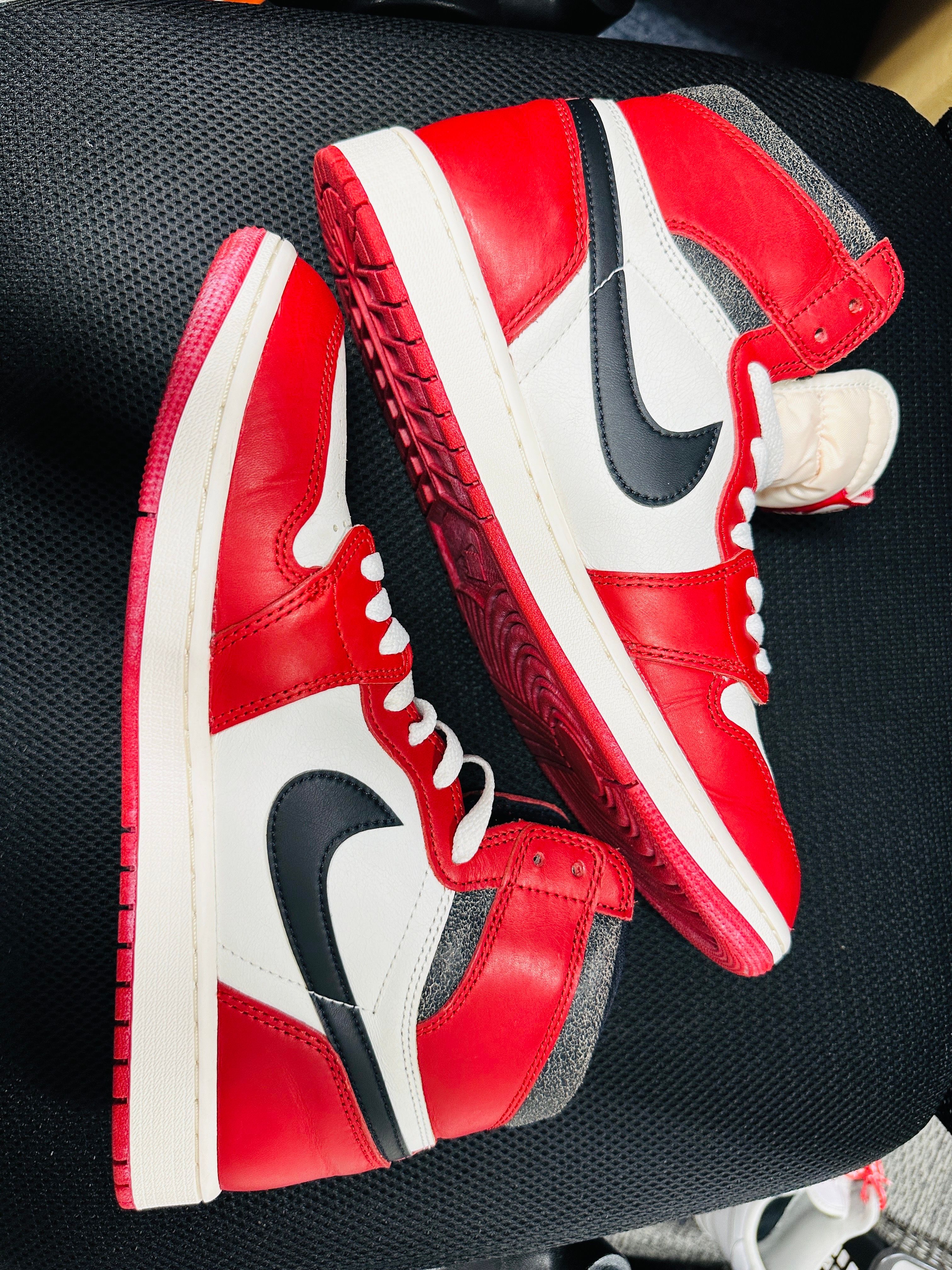 Nike Air Jordan 1 High OG "Lost & Found/Chicago"