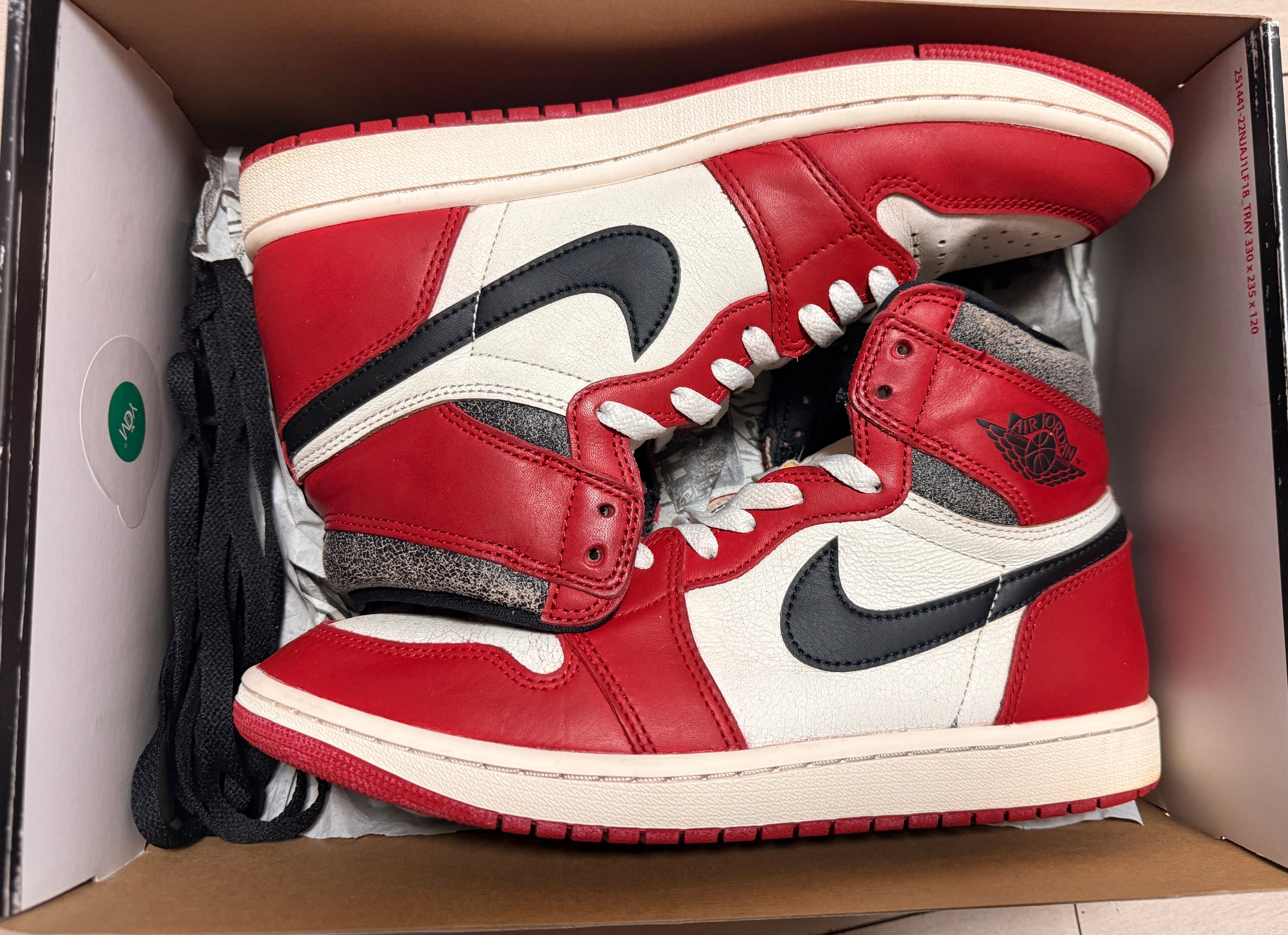 Nike Air Jordan 1 High OG "Lost & Found/Chicago"