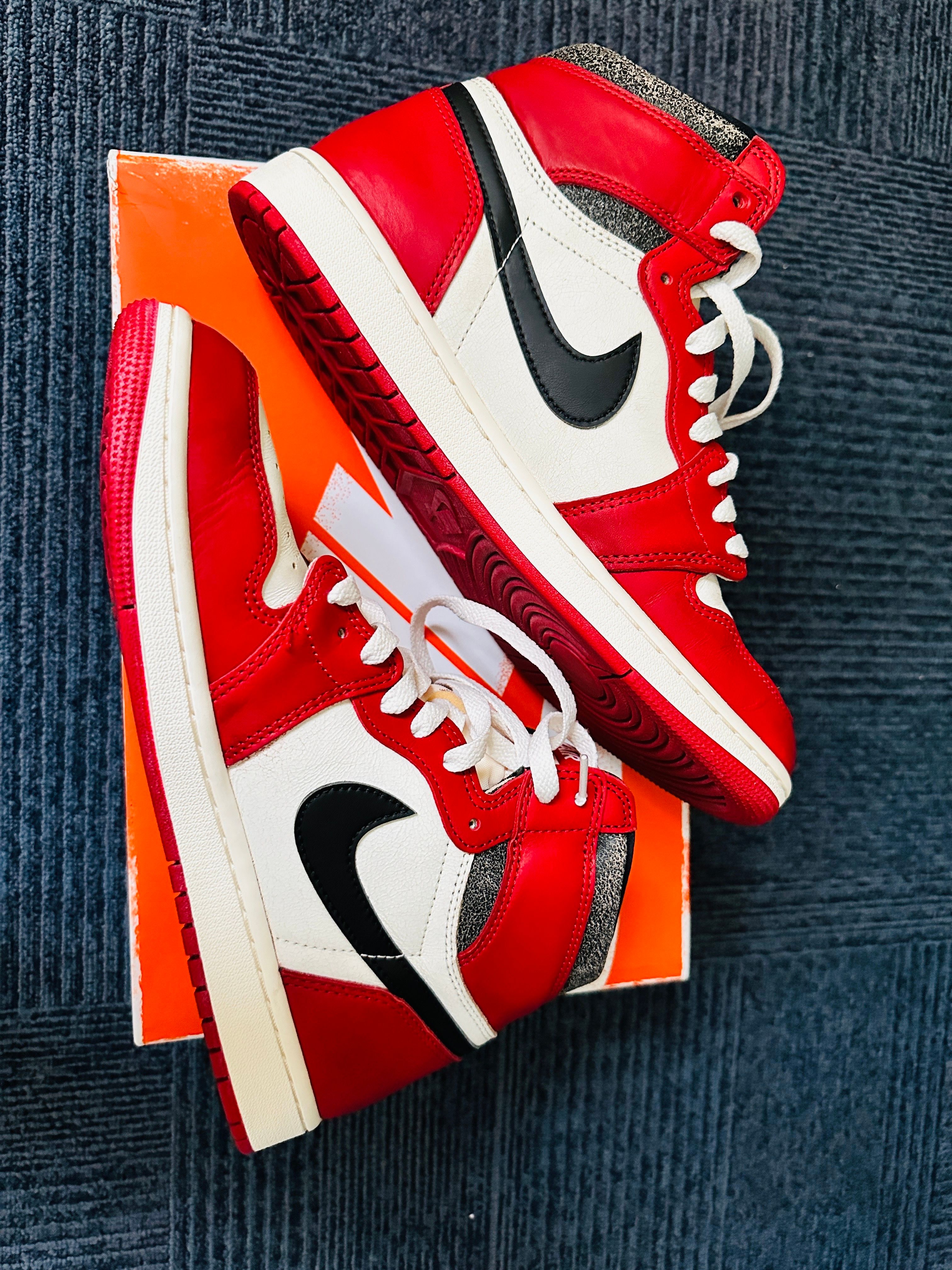 Nike Air Jordan 1 High OG "Lost & Found/Chicago"