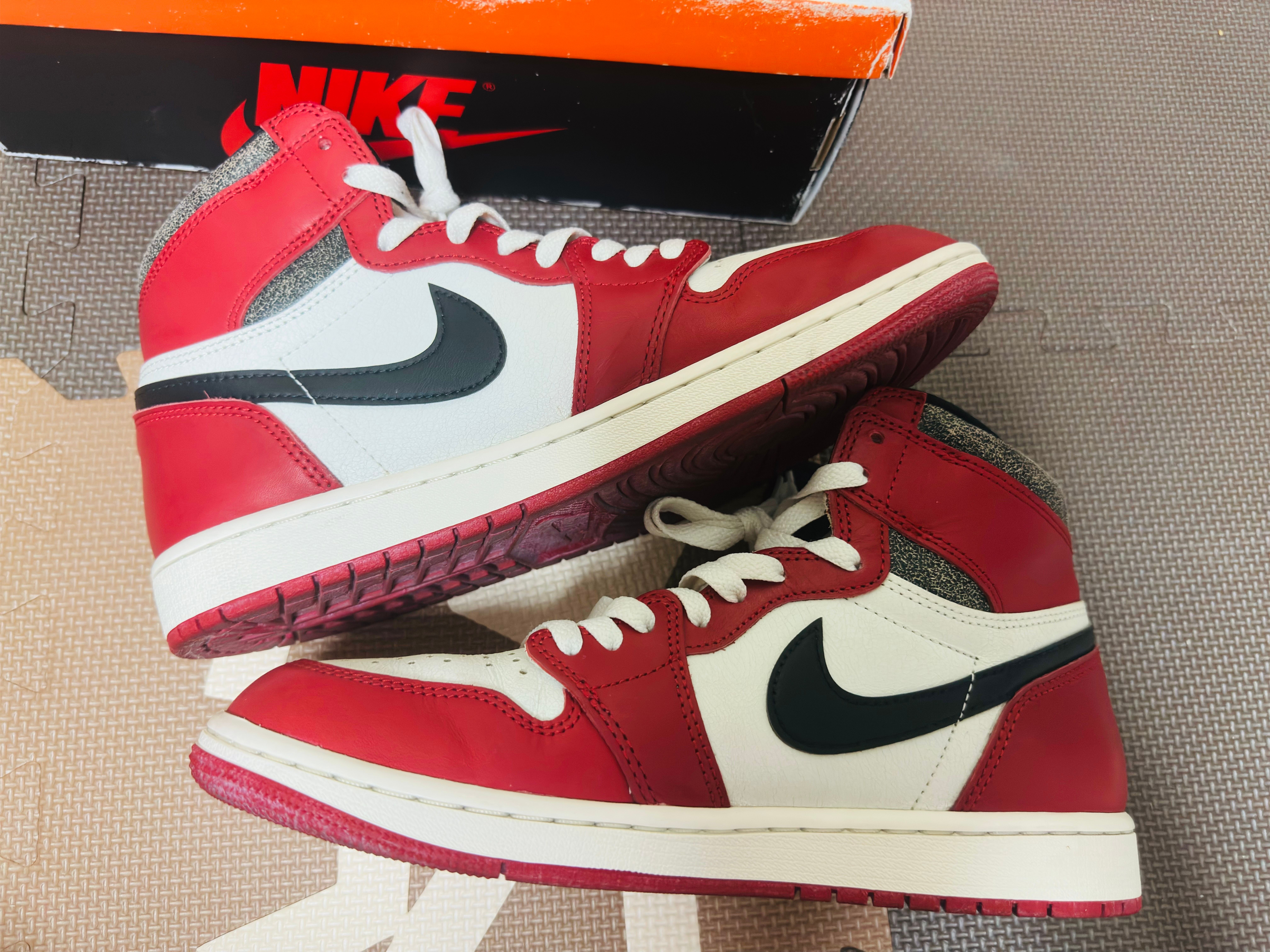 Nike Air Jordan 1 High OG "Lost & Found/Chicago"