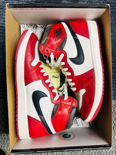 Nike Air Jordan 1 High OG "Lost & Found/Chicago"