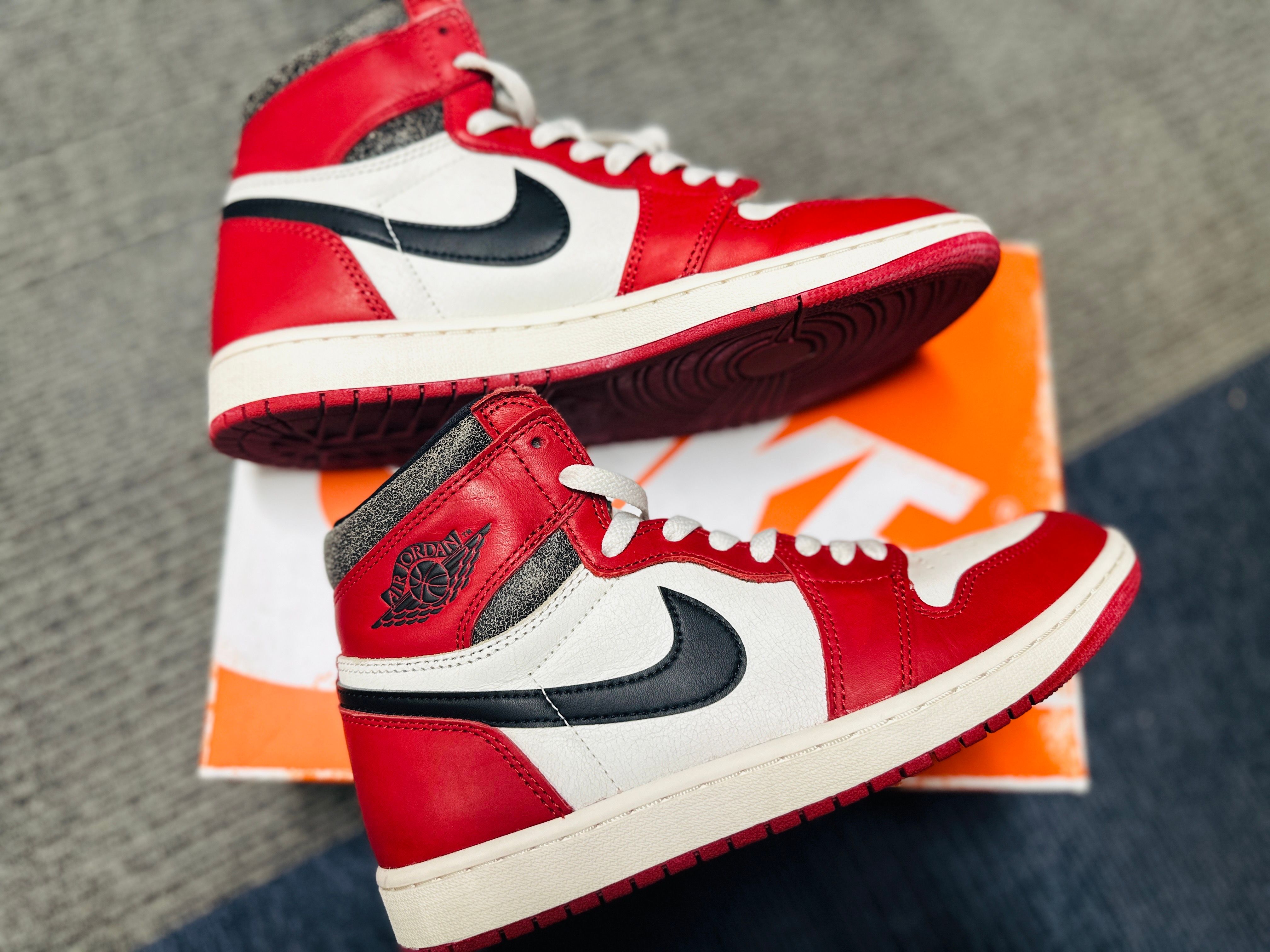 Nike Air Jordan 1 High OG "Lost & Found/Chicago"
