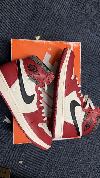 Nike Air Jordan 1 High OG "Lost & Found/Chicago"