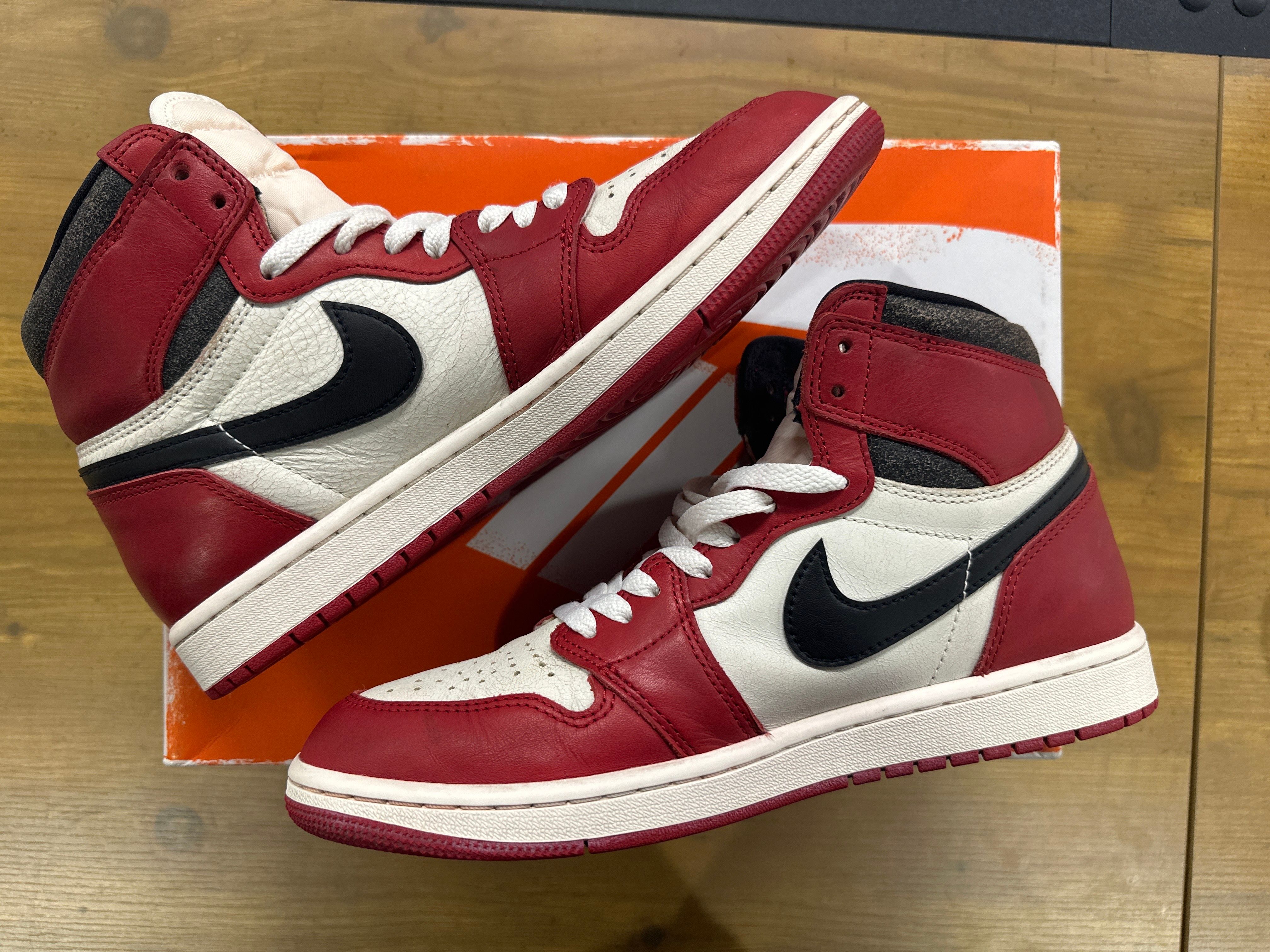 Nike Air Jordan 1 High OG "Lost & Found/Chicago"