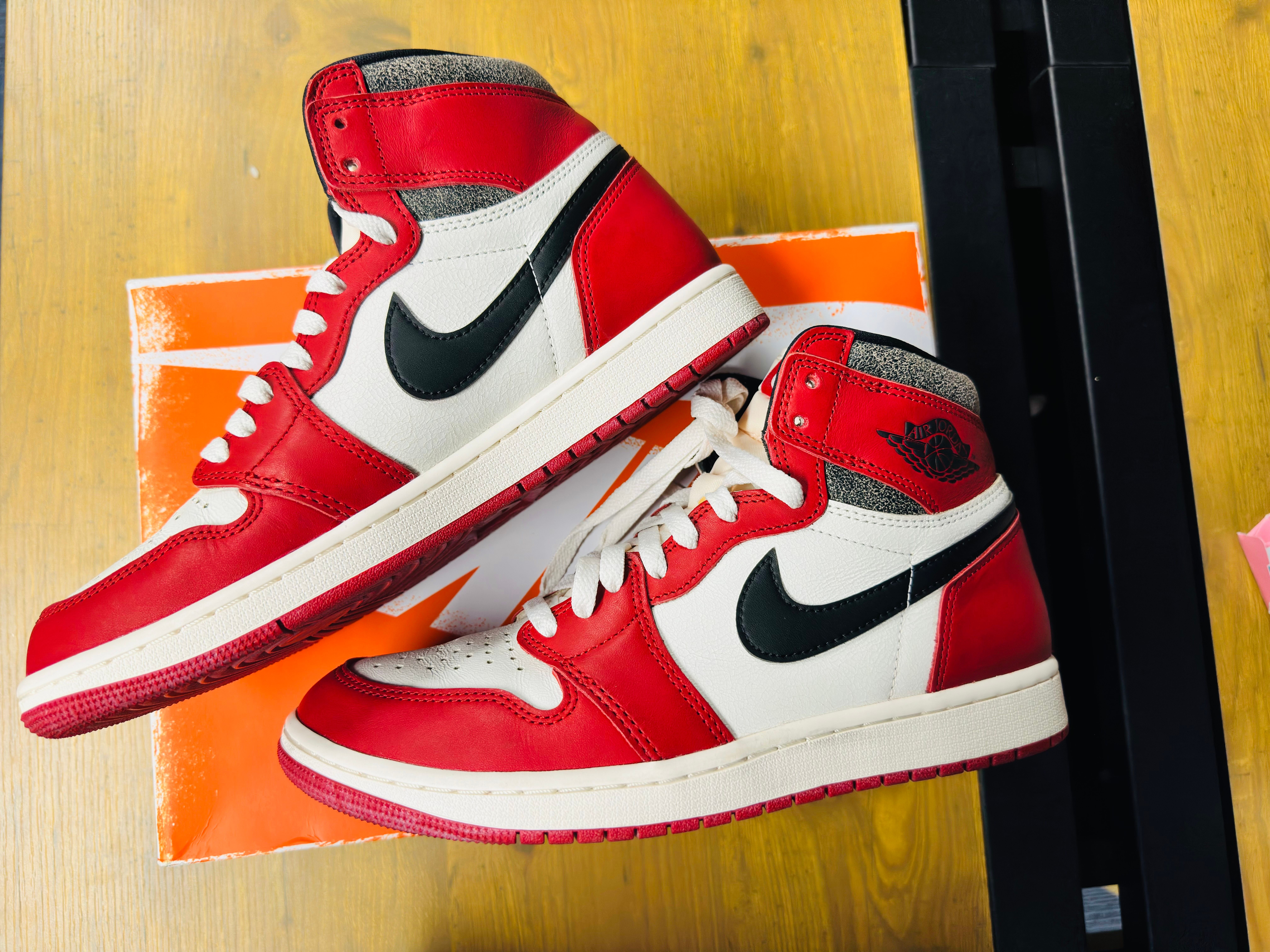 Nike Air Jordan 1 High OG "Lost & Found/Chicago"