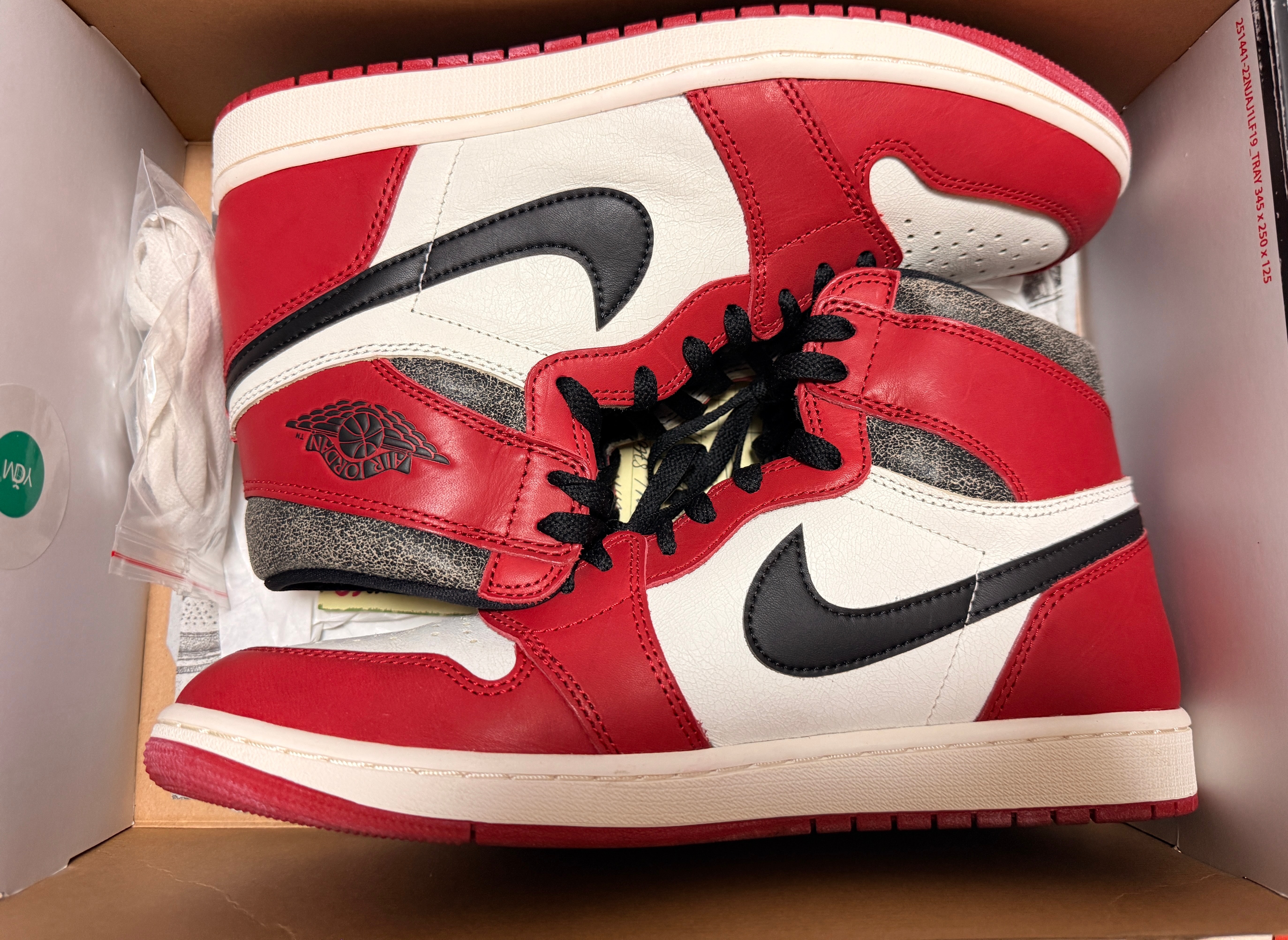 Nike Air Jordan 1 High OG "Lost & Found/Chicago"