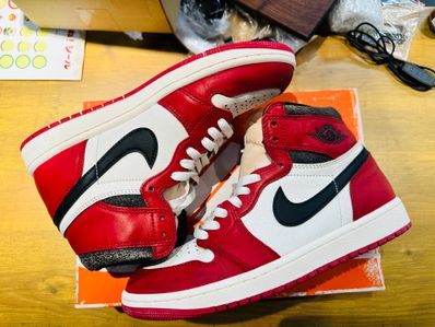 Nike Air Jordan 1 High OG "Lost & Found/Chicago"
