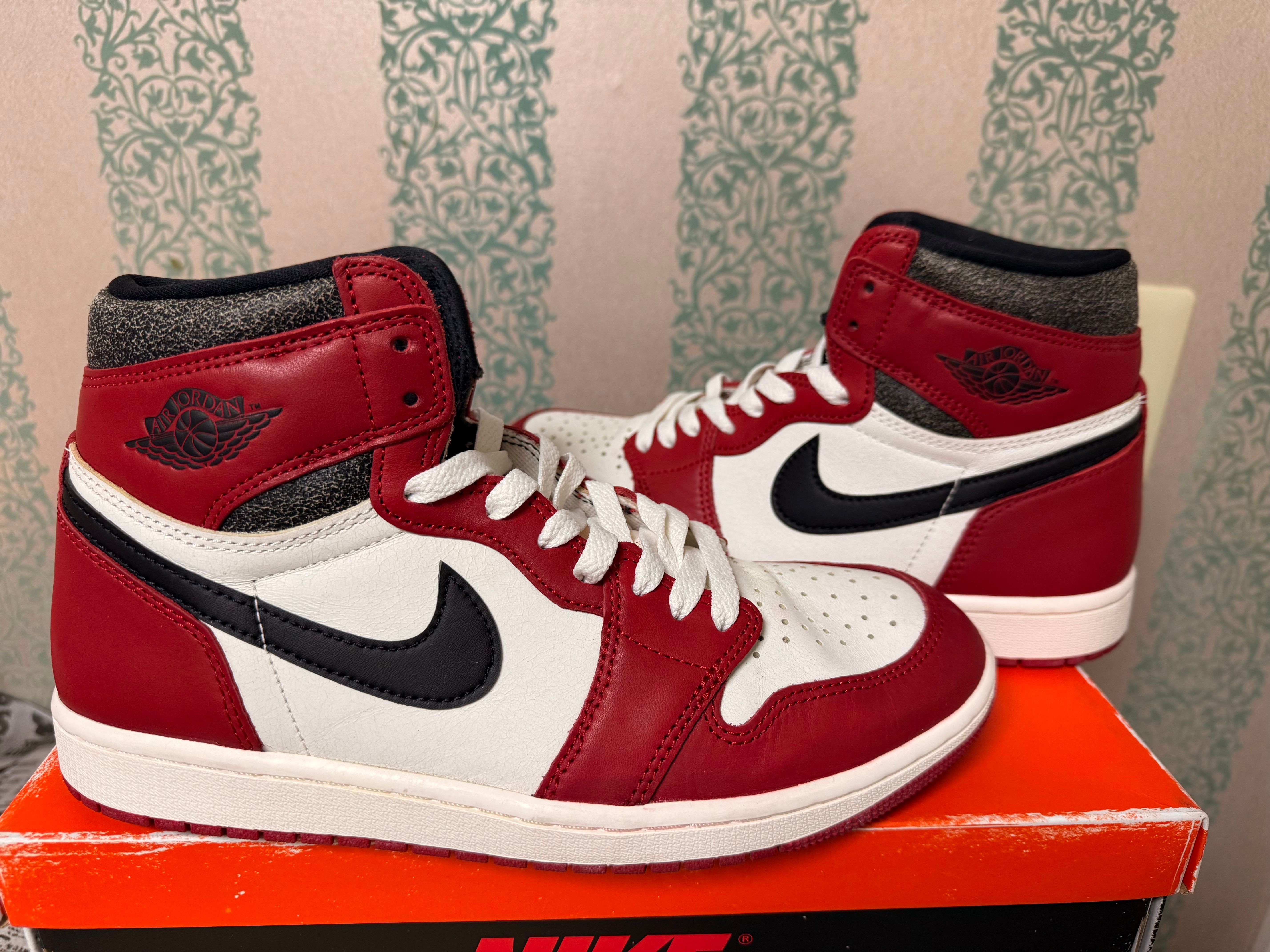 Nike Air Jordan 1 High OG "Lost & Found/Chicago"