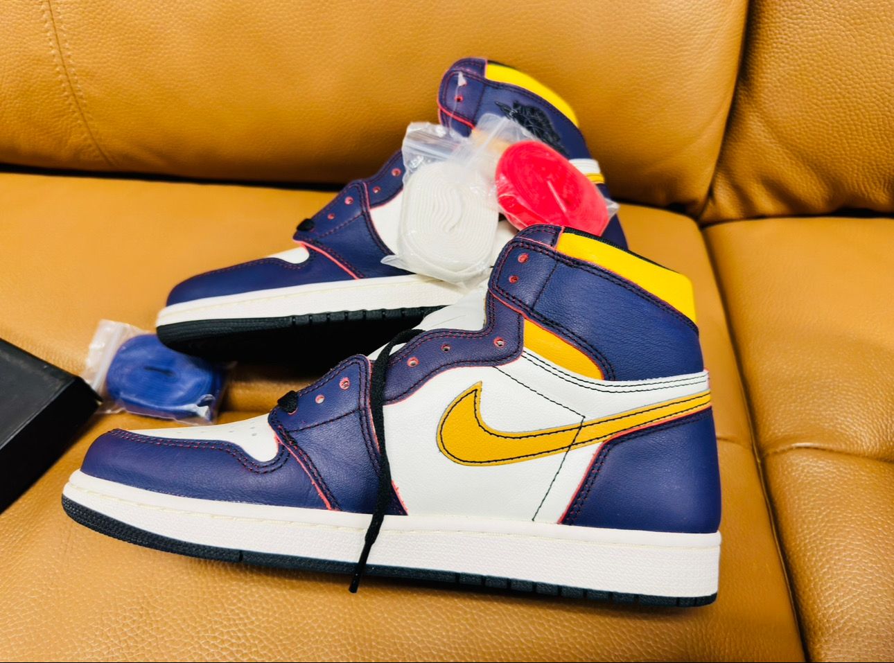 Nike SB × Air Jordan 1 Retro High "La To Chicago"  