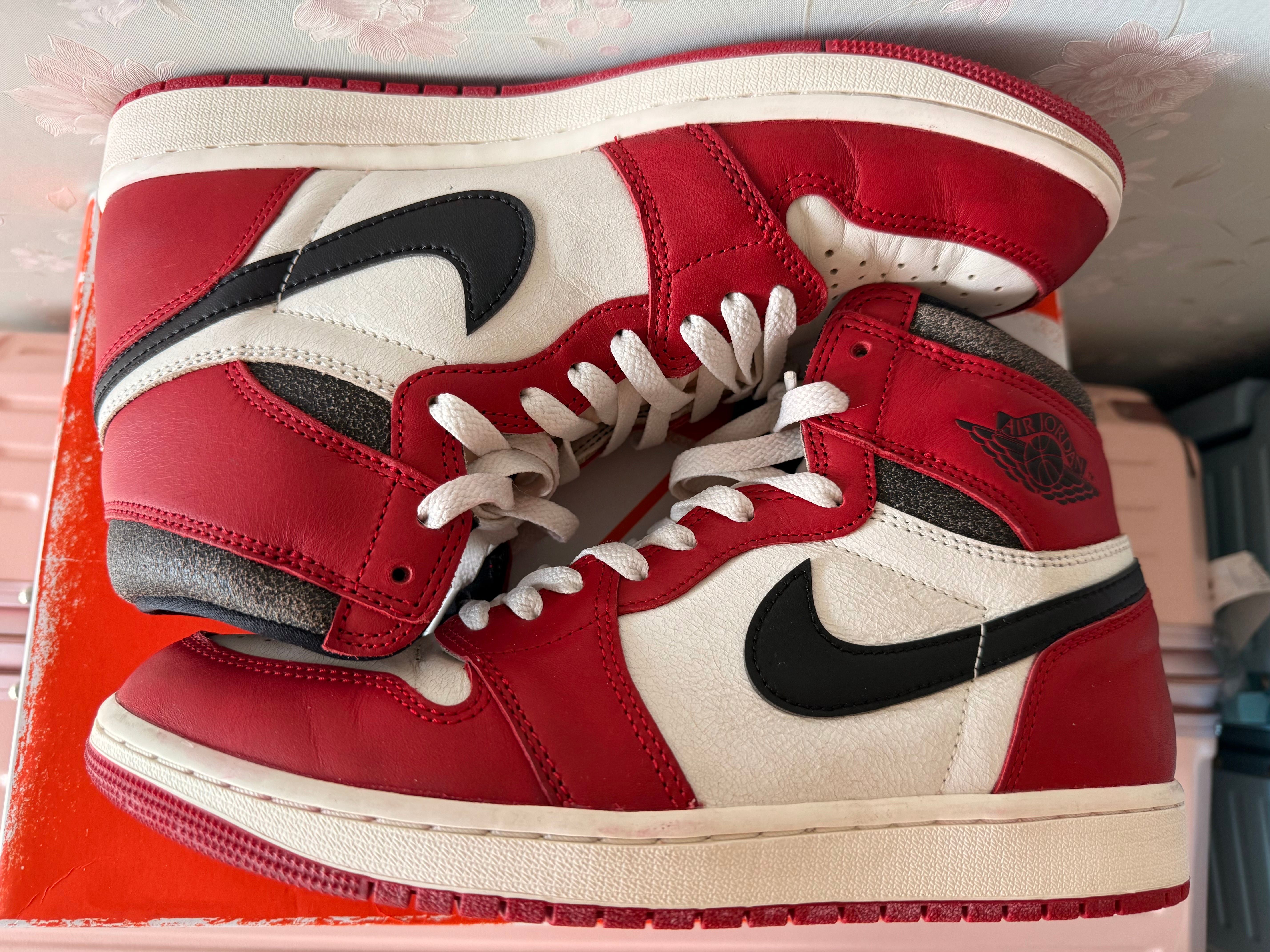 Nike Air Jordan 1 High OG "Lost & Found/Chicago"