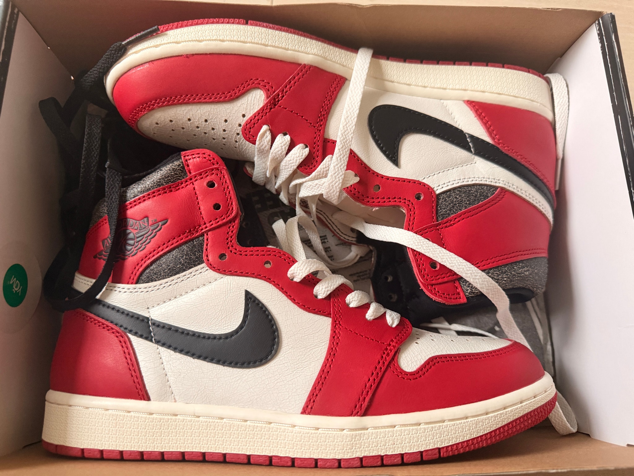 Nike Air Jordan 1 High OG "Lost & Found/Chicago"