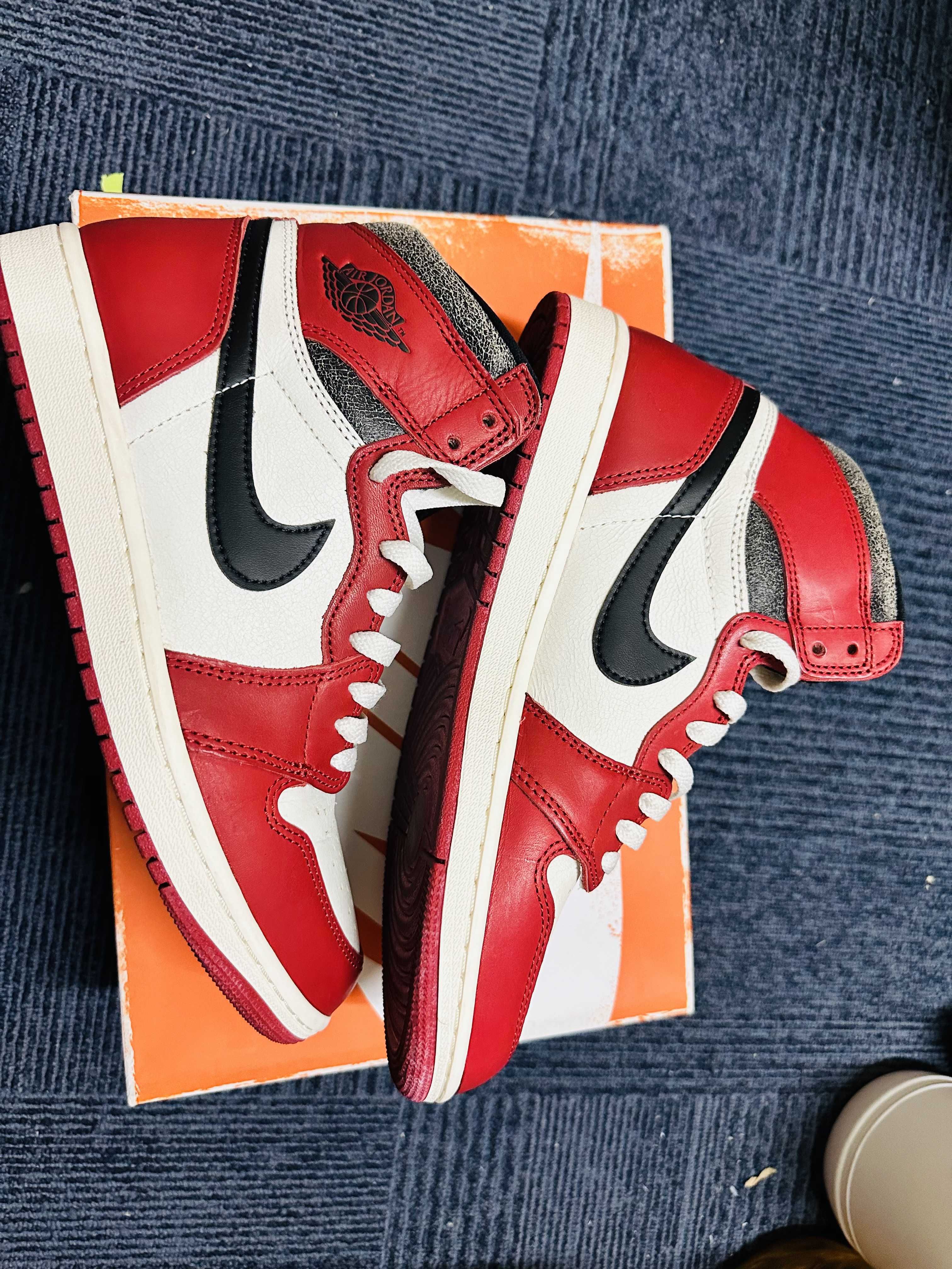 Nike Air Jordan 1 High OG "Lost & Found/Chicago"