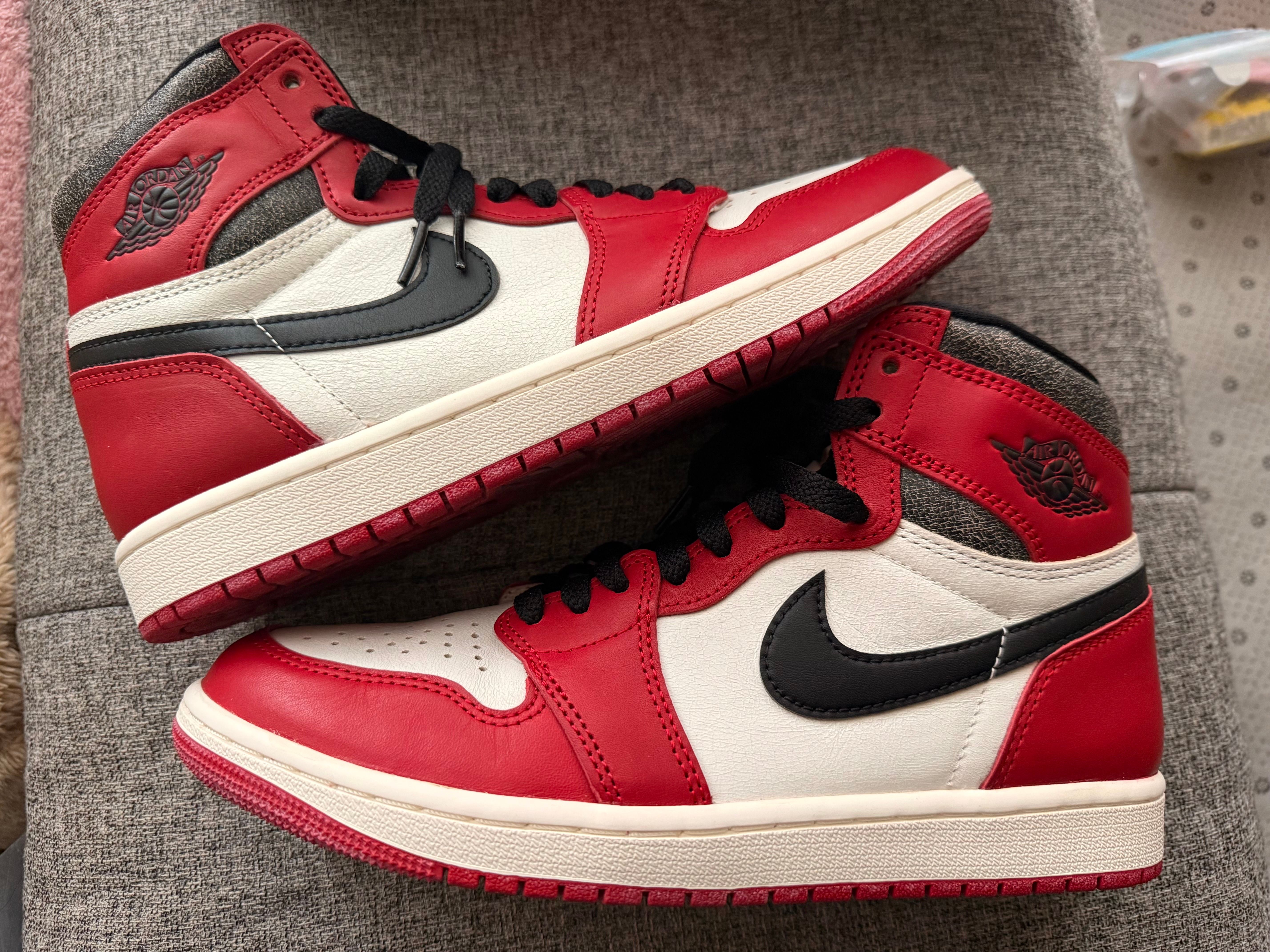 Nike Air Jordan 1 High OG "Lost & Found/Chicago"