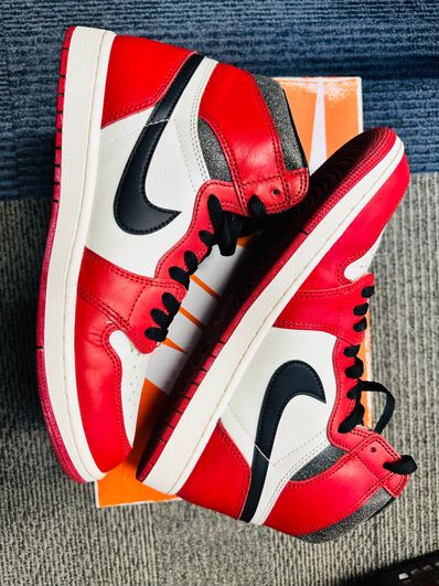Nike Air Jordan 1 High OG "Lost & Found/Chicago"