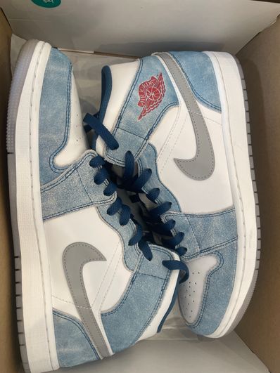 Nike Air Jordan 1 Mid SE "White/Hyper Royal/Red"