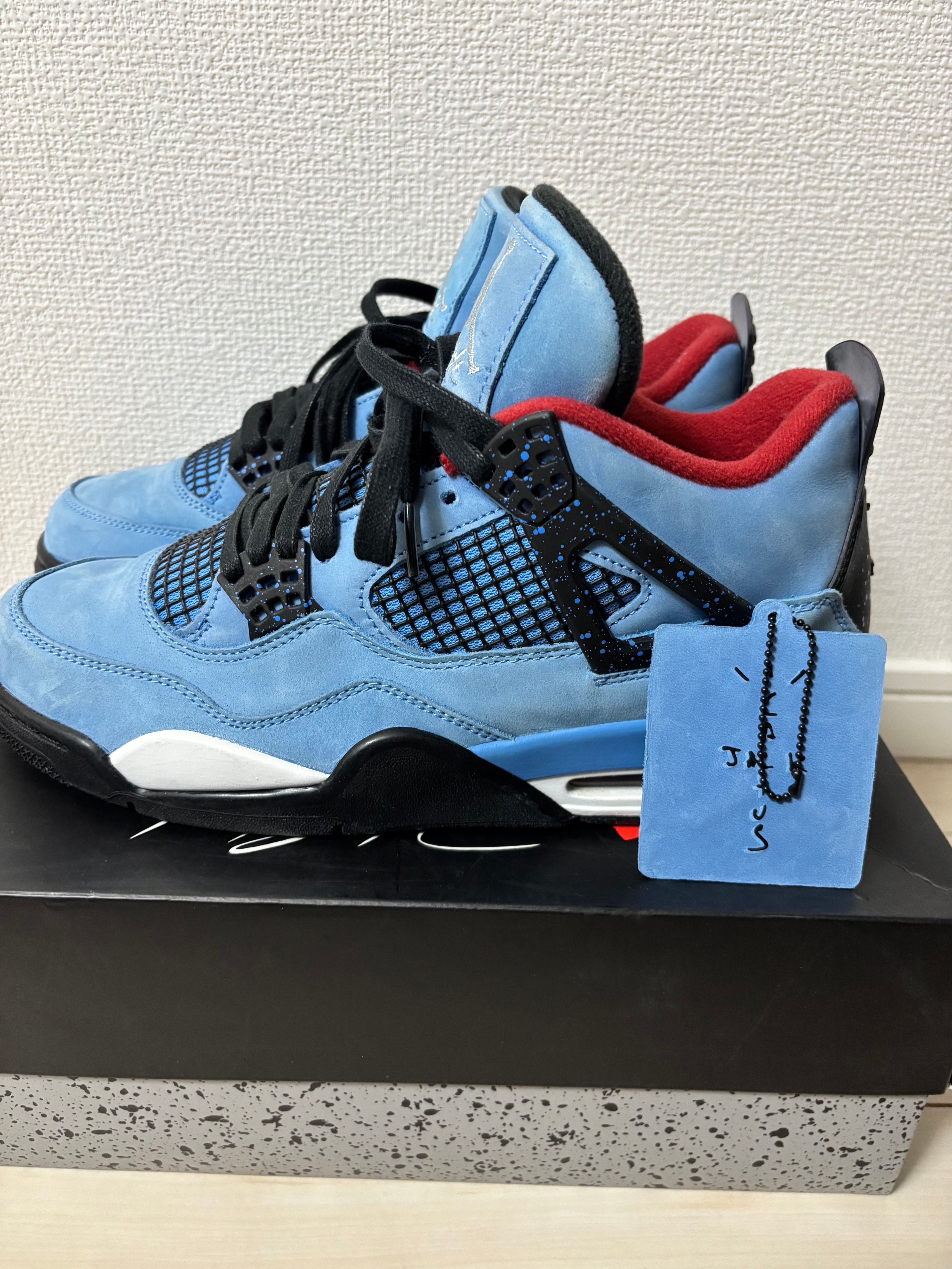 トラヴィススコット × ナイキ エアジョーダン4 レトロ カクタスジャック "ユニバーシティブルー"