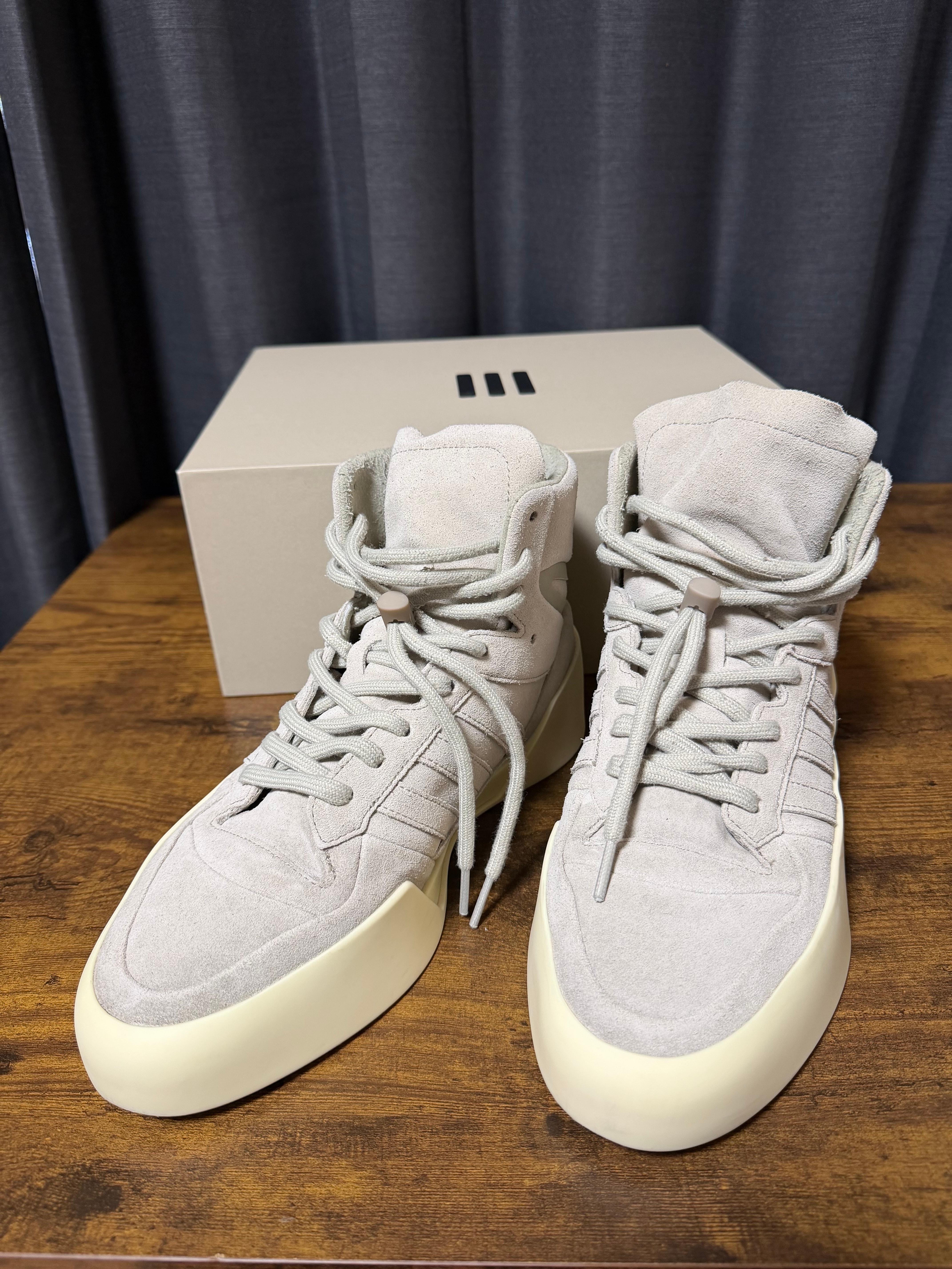 アディダス フィアオブゴッドアスレチックス 86 ハイ "セサミ"