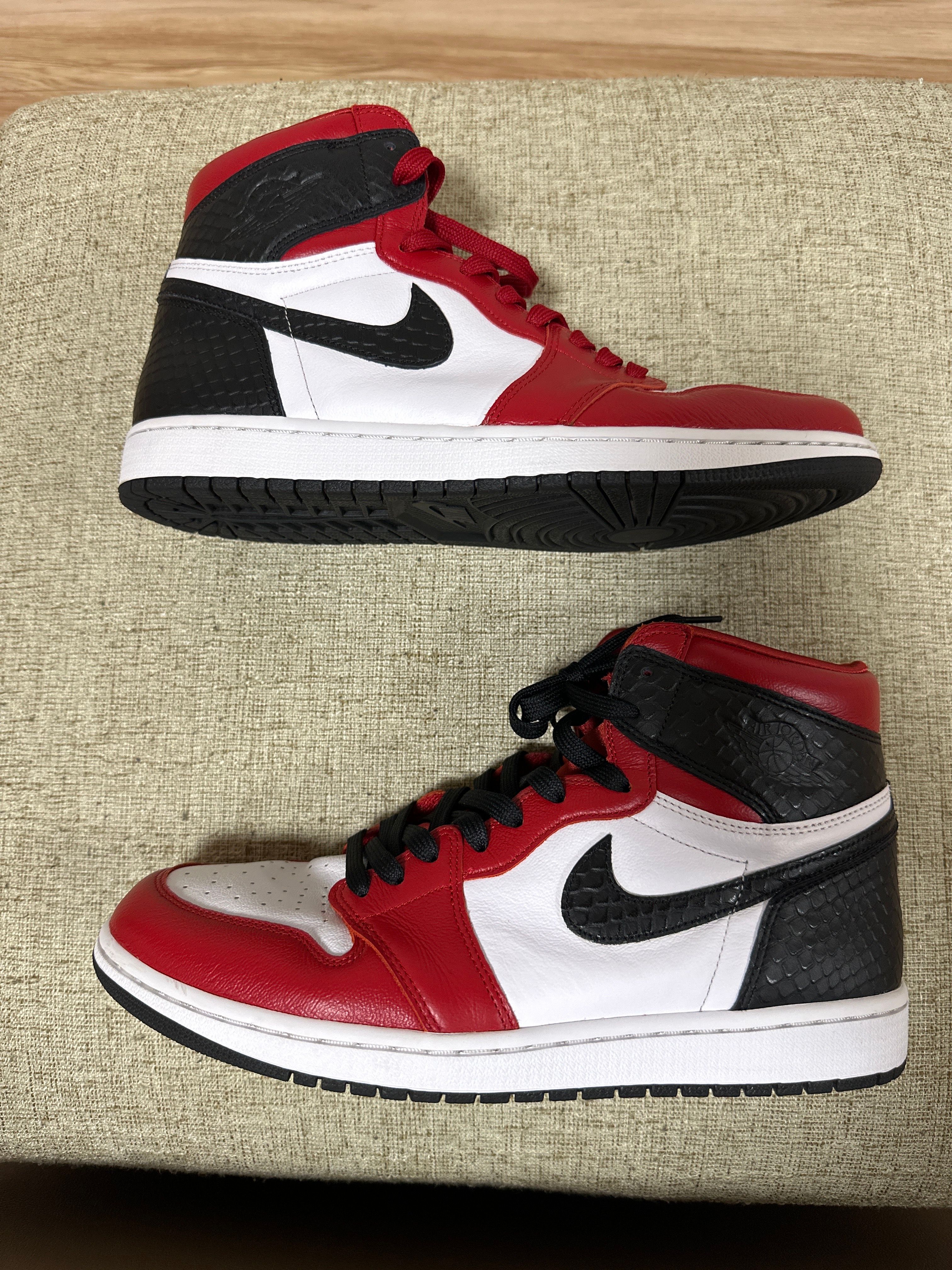 Nike Women's Air Jordan 1 High OG "Satin Red"