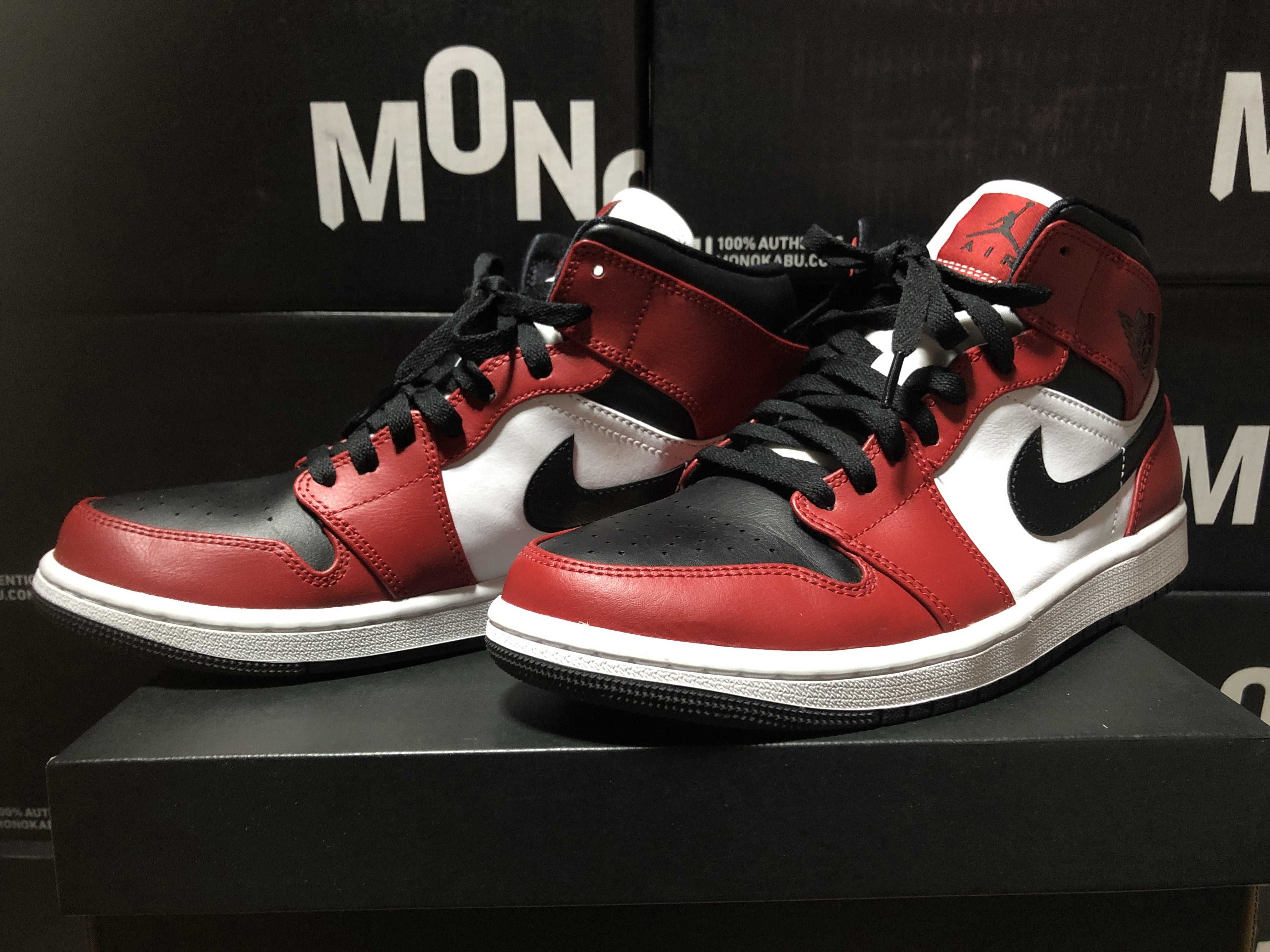 Nike Air Jordan 1 Mid "Chicago Black Toe"