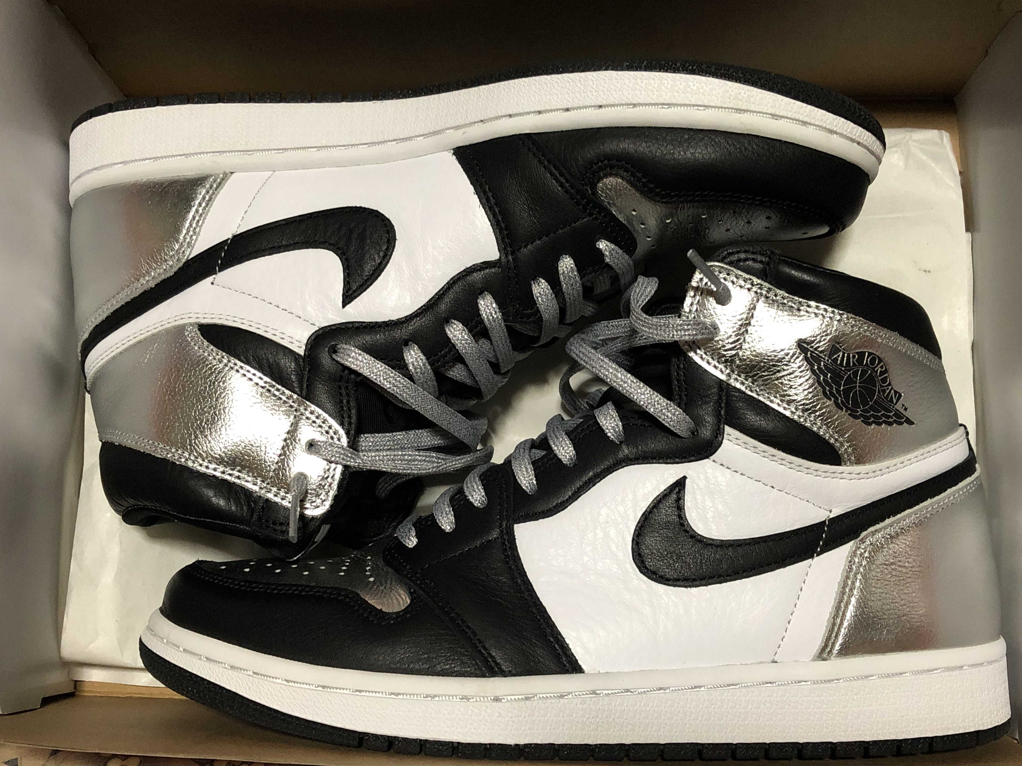 Nike Women's Air Jordan 1 Retro High OG "Silver Toe"