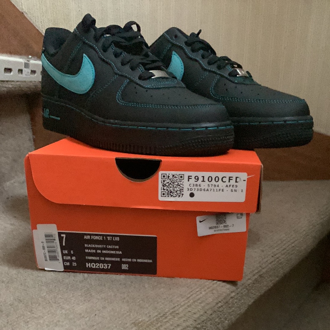 Nike Air Force 1 Low "Black Tiffany"