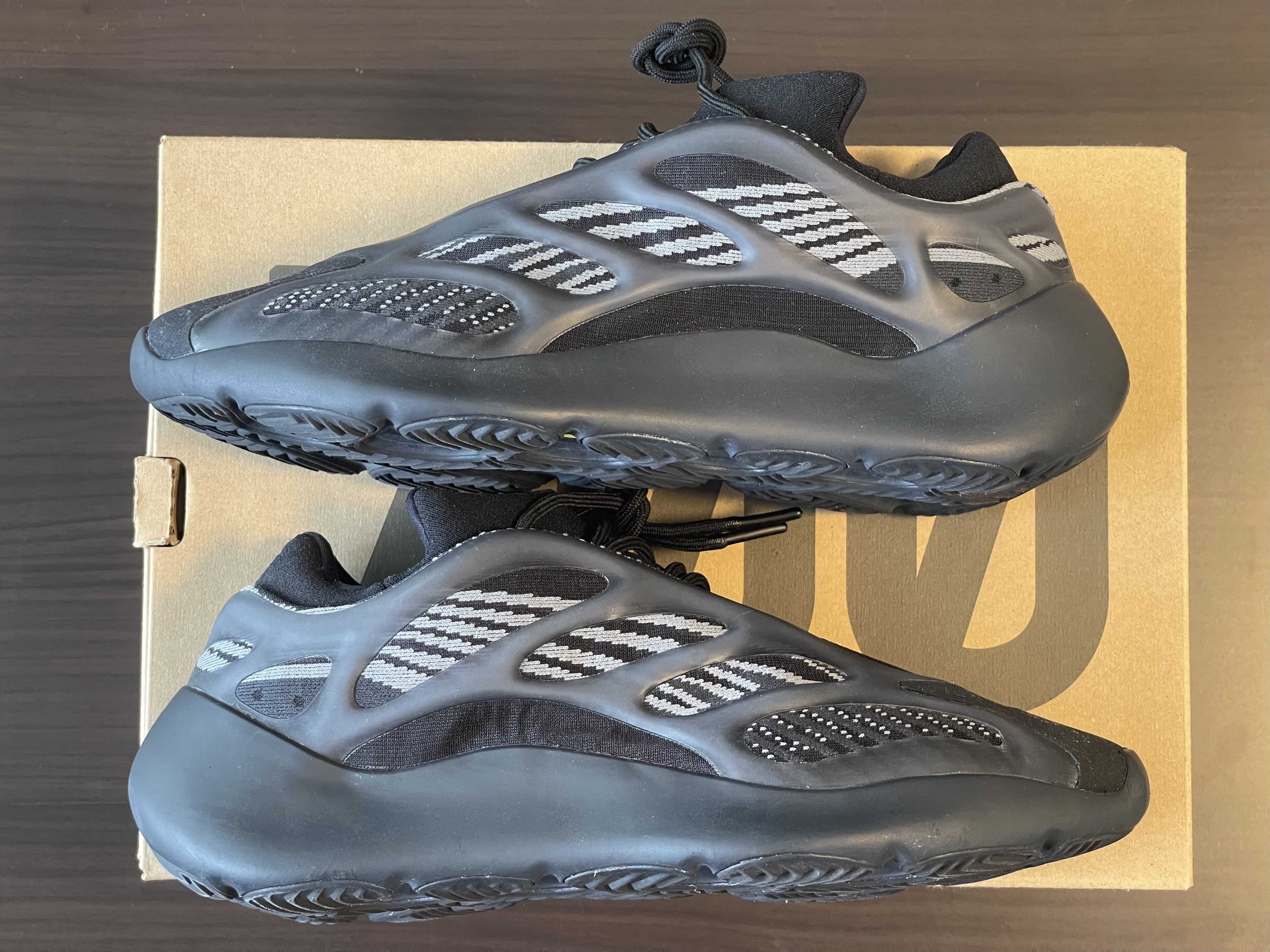 adidas YEEZY 700V3 "Alvah"