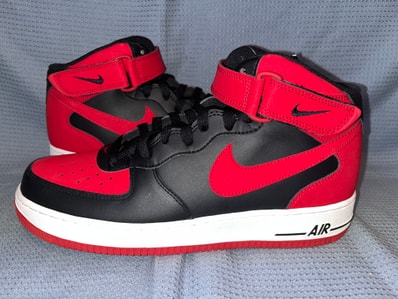 Nike Air Force 1 Mid "Bred"