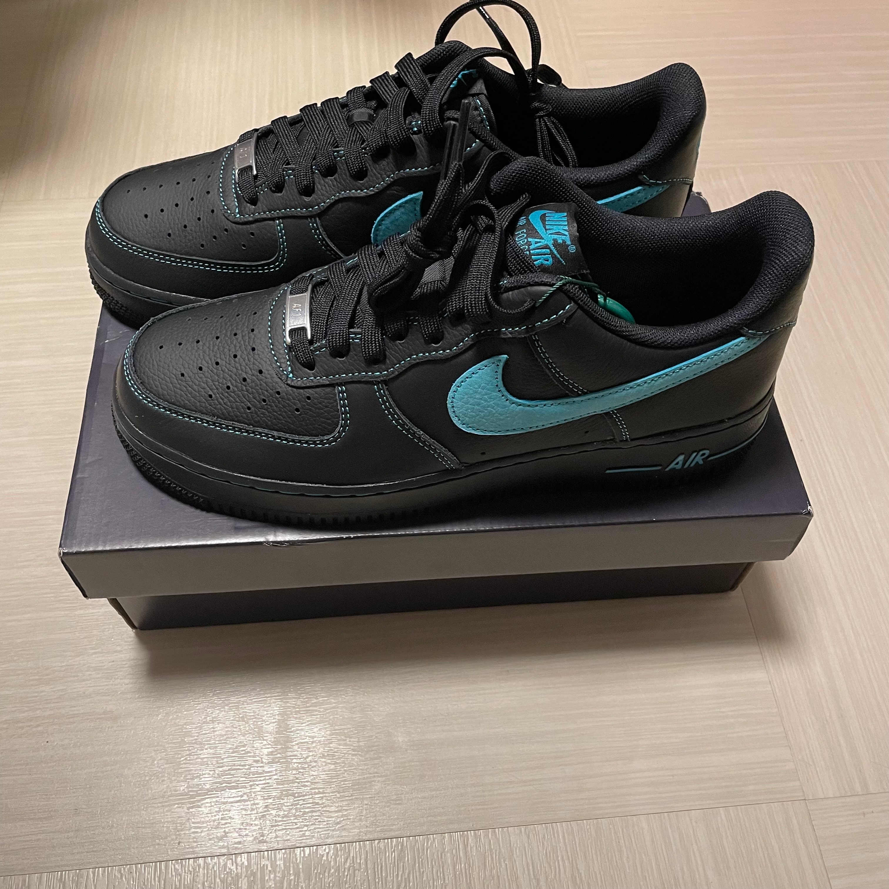 Nike Air Force 1 Low "Black Tiffany"