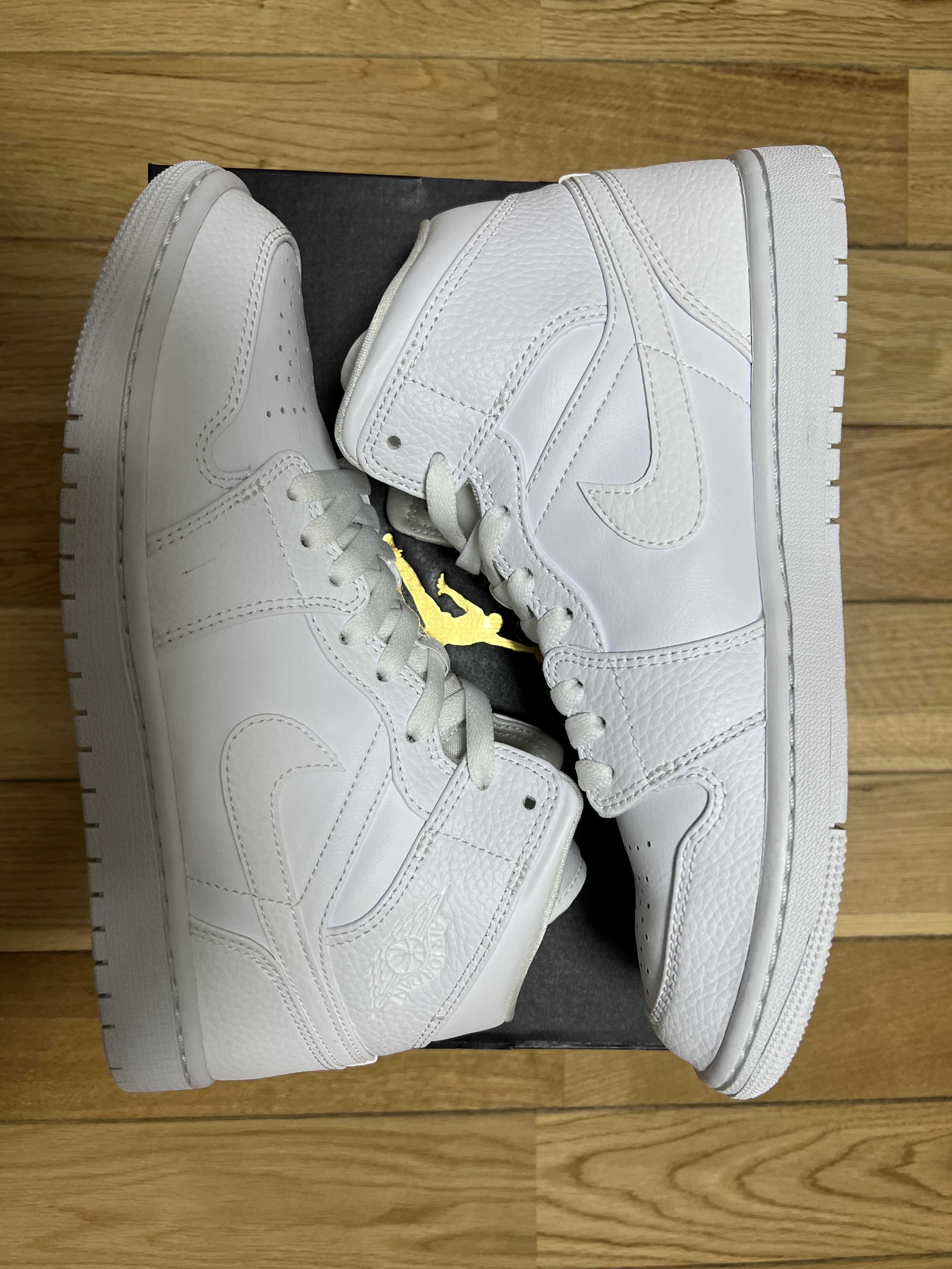 Nike Air Jordan 1 Mid "Triple White"(2020)