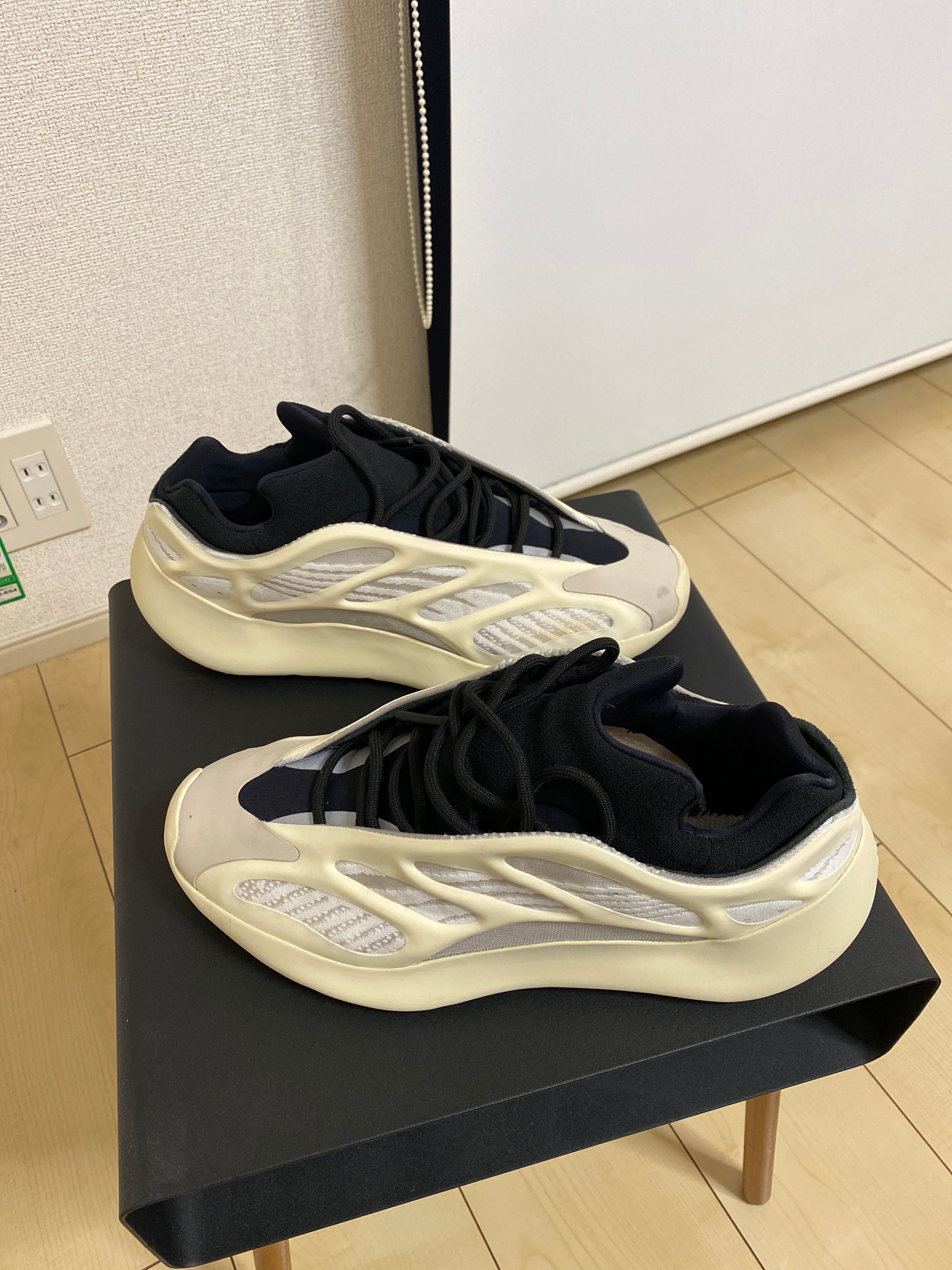 adidas YEEZY 700V3 "Azael"