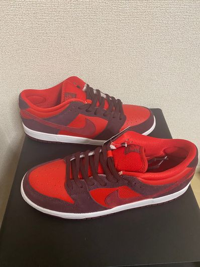Nike SB Dunk Low "Cherry"