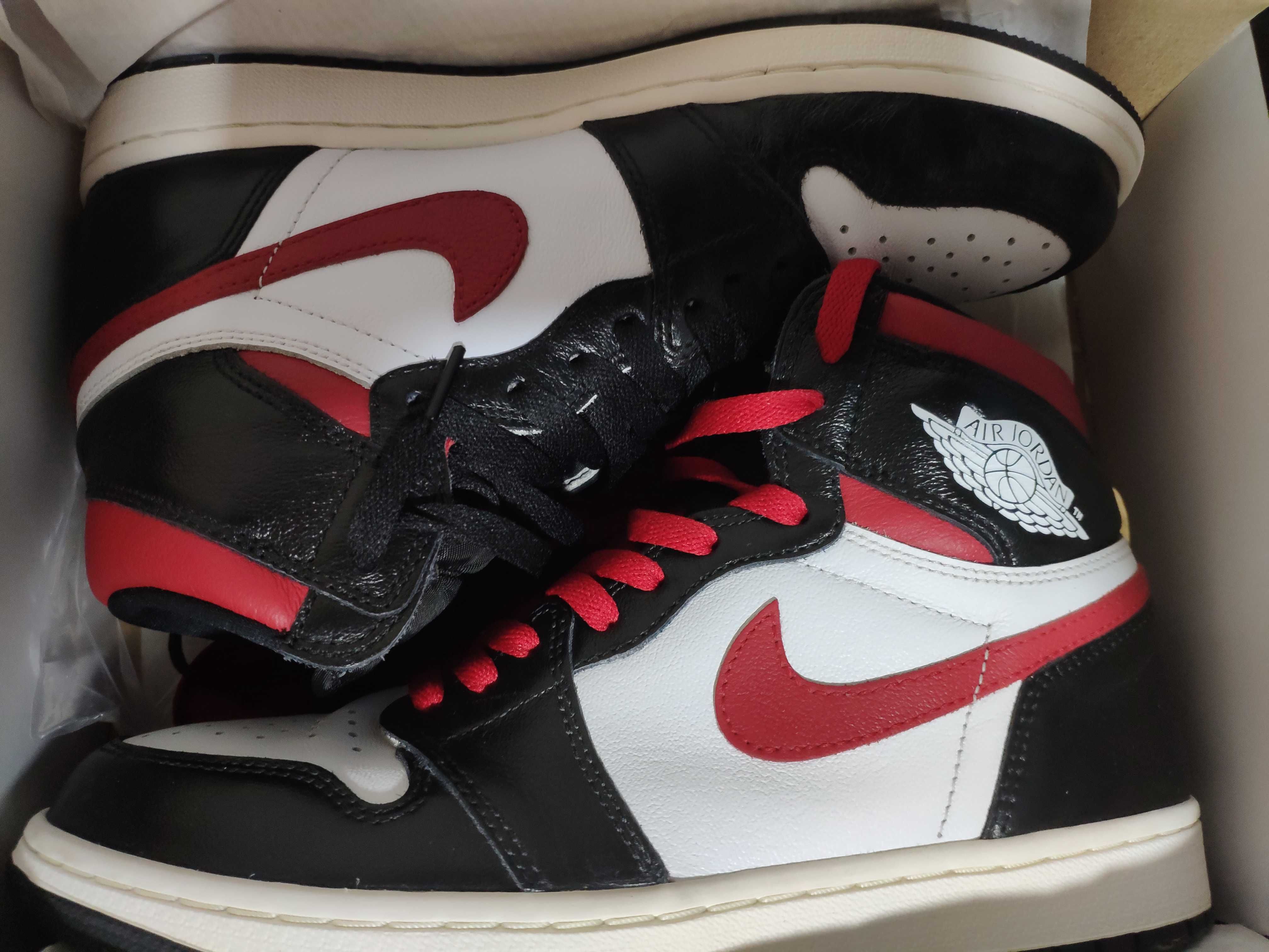 Nike Air Jordan 1 Retro High "Black/White/Sail/Gym Red"