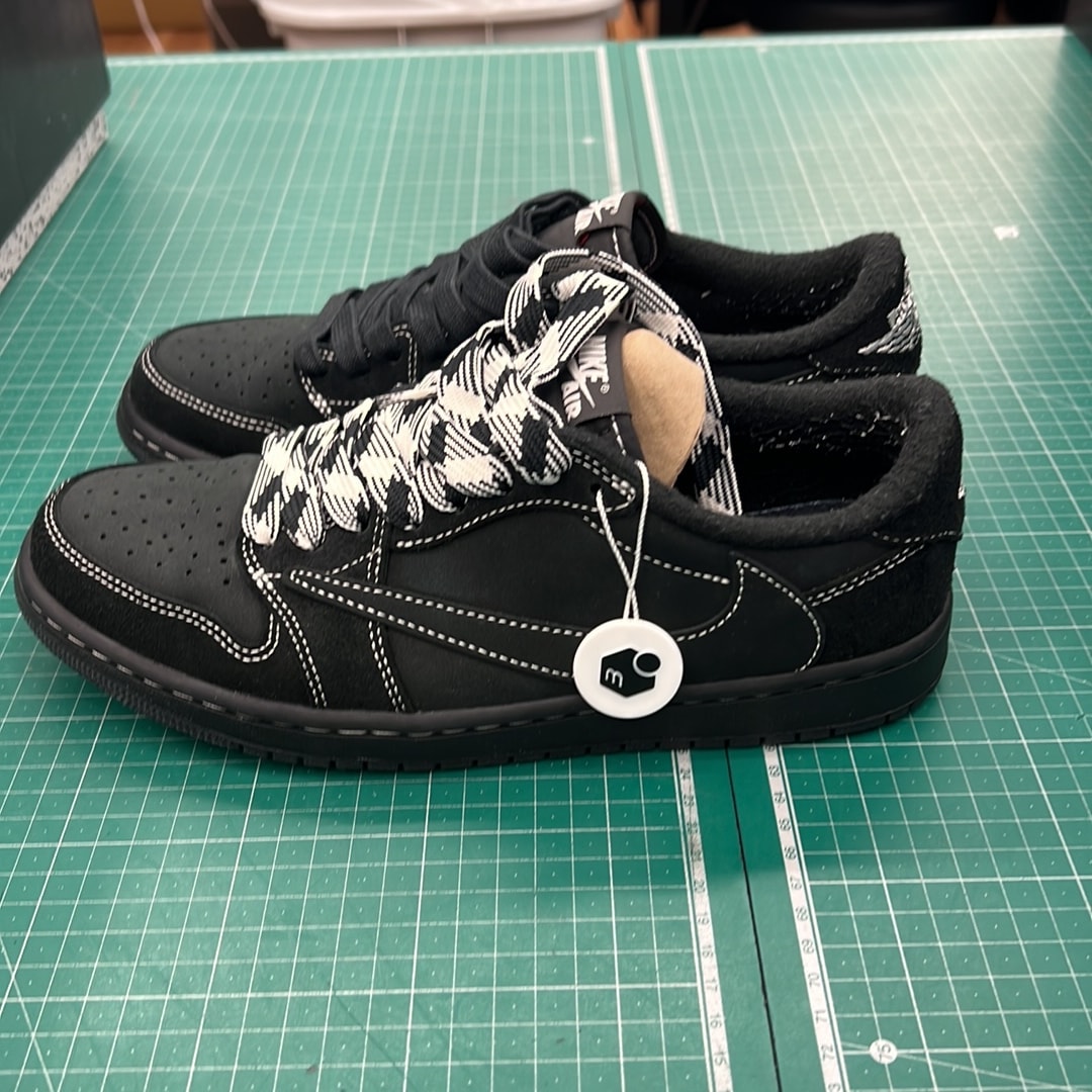 Travis Scott × Nike Air Jordan 1 Low OG SP "Black Phantom"