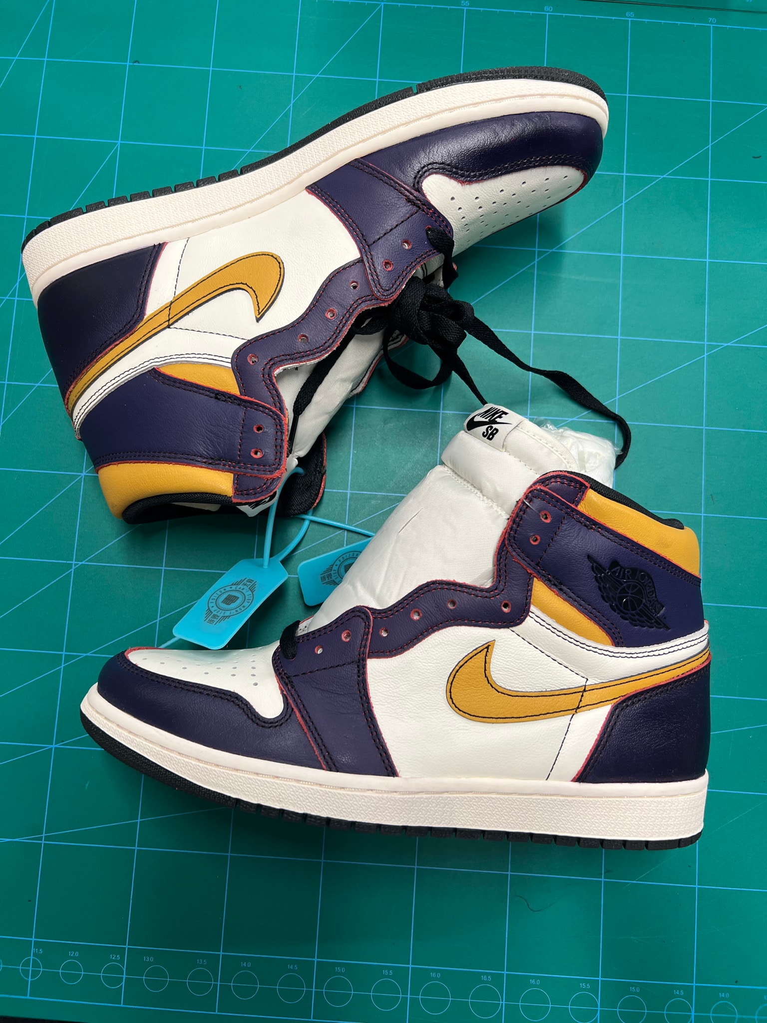 Nike SB × Air Jordan 1 Retro High 